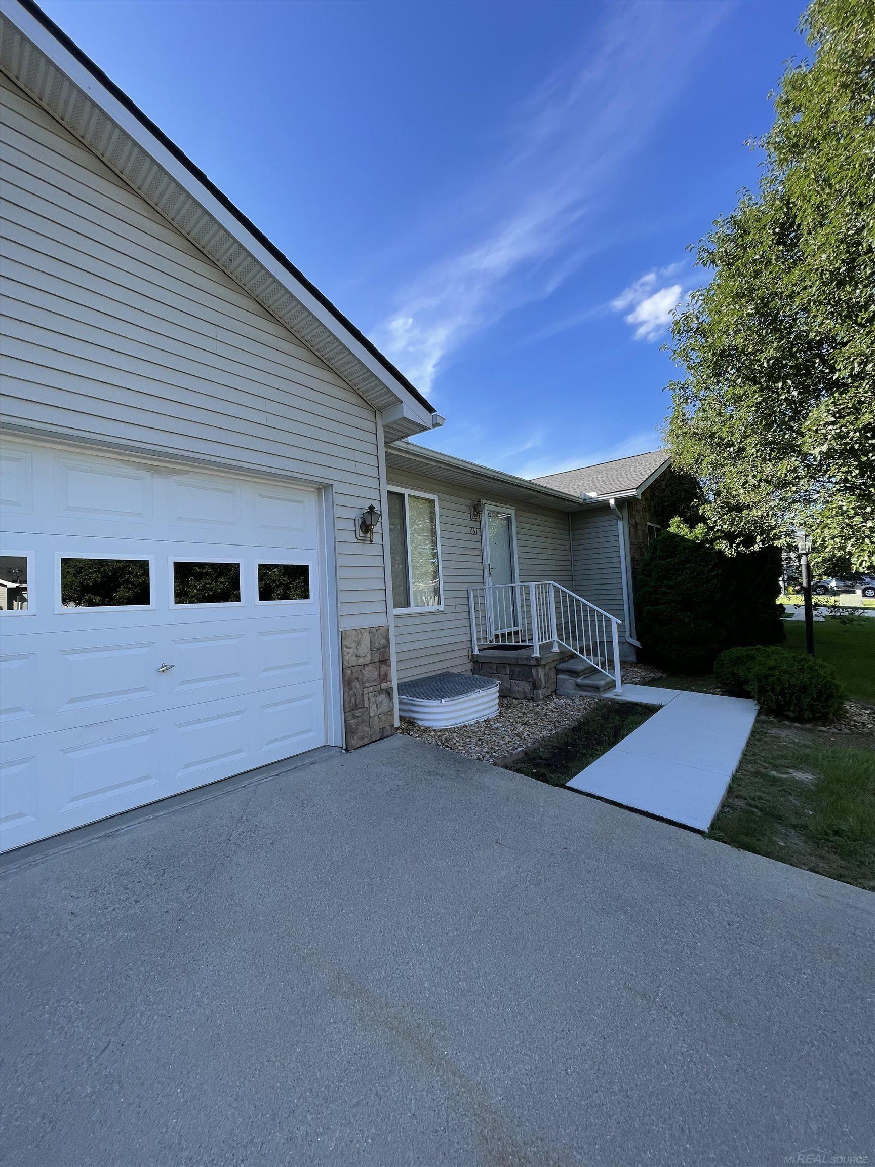 Photo 1 of Condo for sale at 251 Ontario Ln, Marine City, MI 48039 | MLS# 58050221855 | Listing updated on 2026-09-16