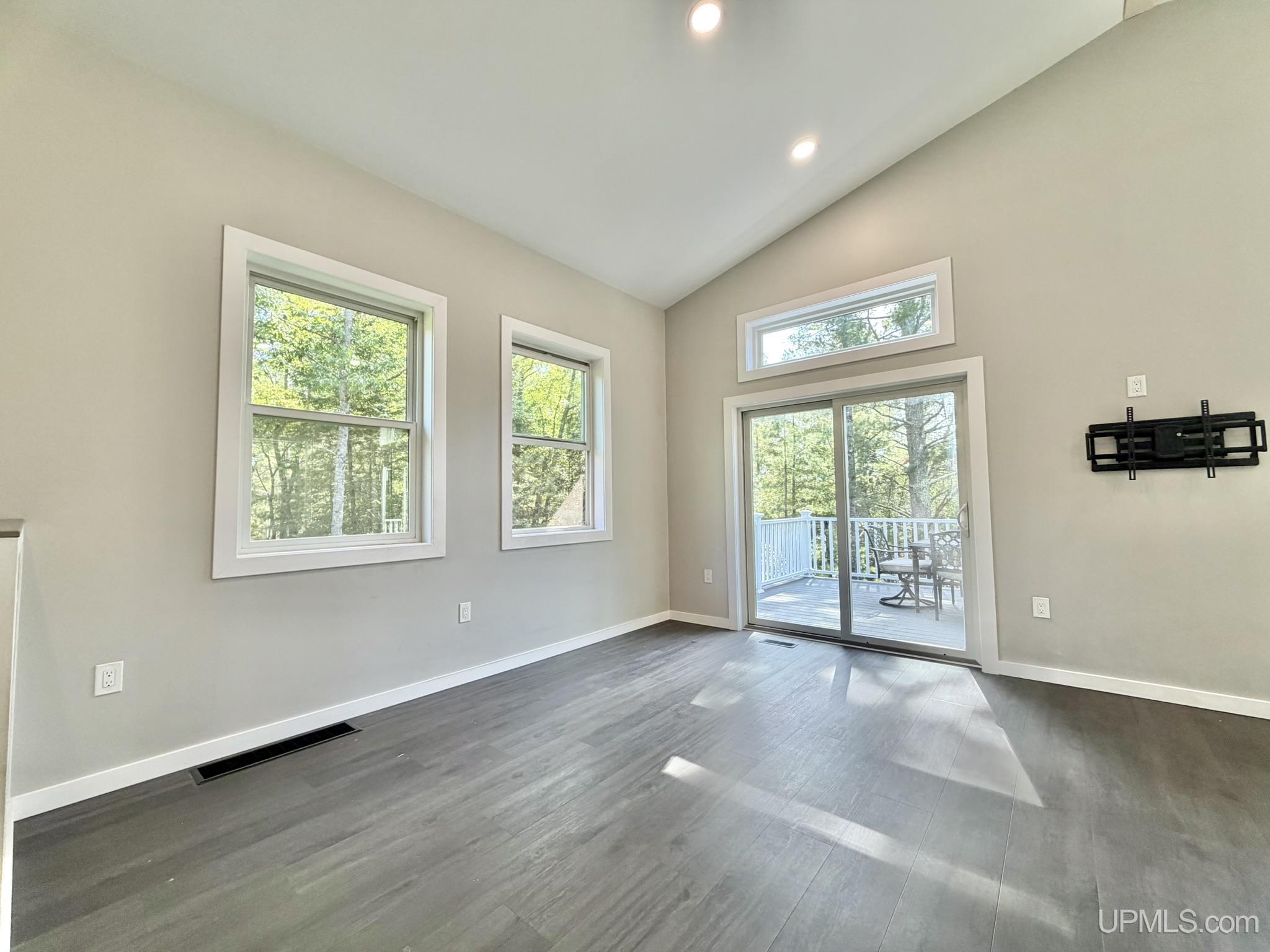 Photo 3 of Single family home for sale at 124 E Stager Lake Dr, Crystal Falls, MI 49920 | MLS# 50221860 | Listing updated on 2026-09-17