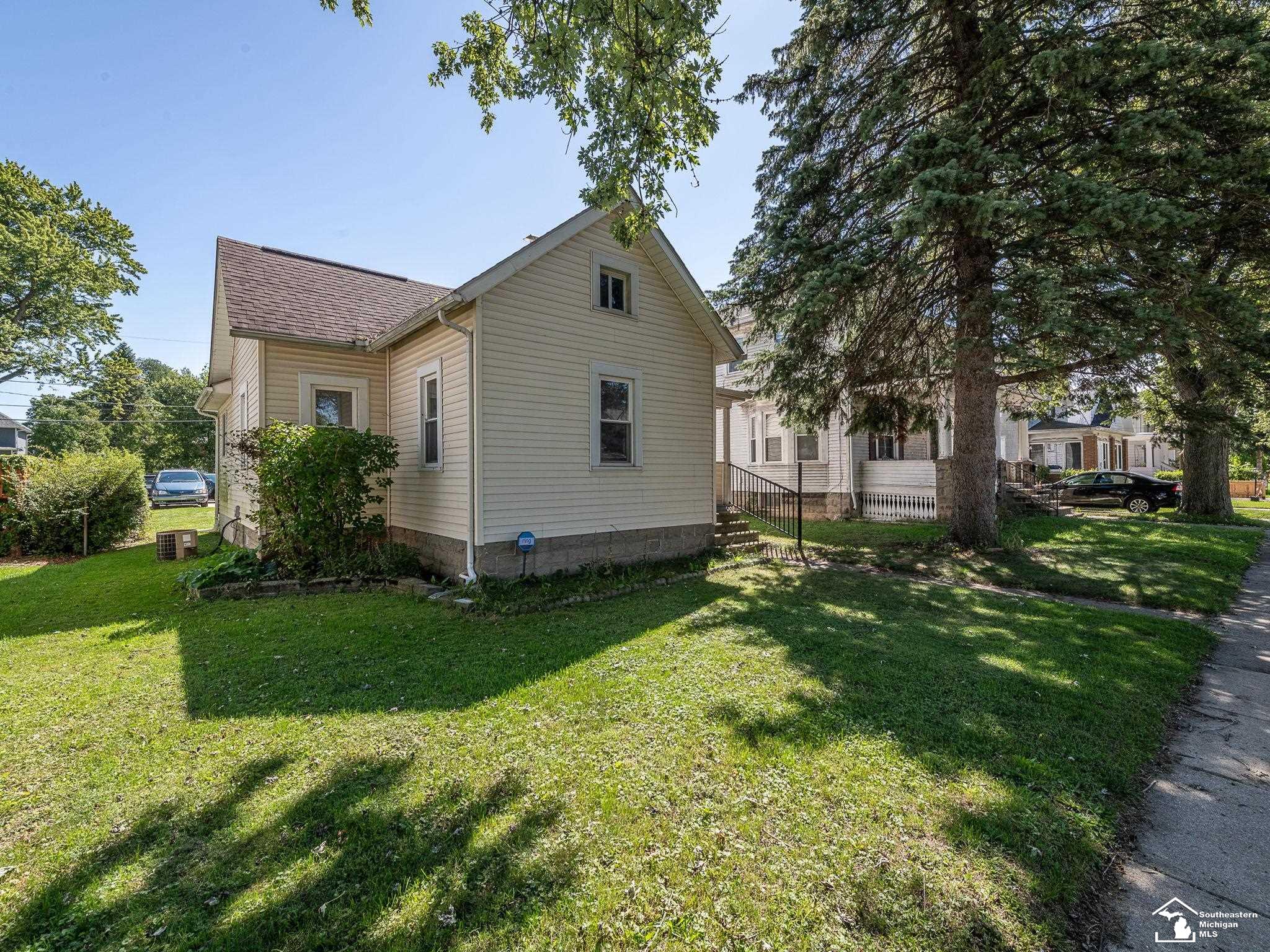Photo 3 of Single family home for sale at 452 Sackett Ave, Monroe, MI 48162 | MLS# 57050221865 | Listing updated on 2026-09-17