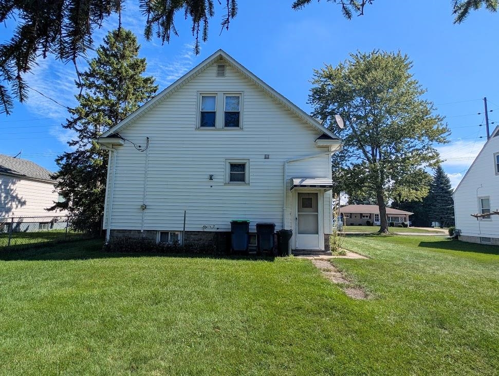 Photo 2 of Single family home for sale at 1412 S Jackson St, Bay City, MI 48708 | MLS# 50221877 | Listing updated on 2026-09-17