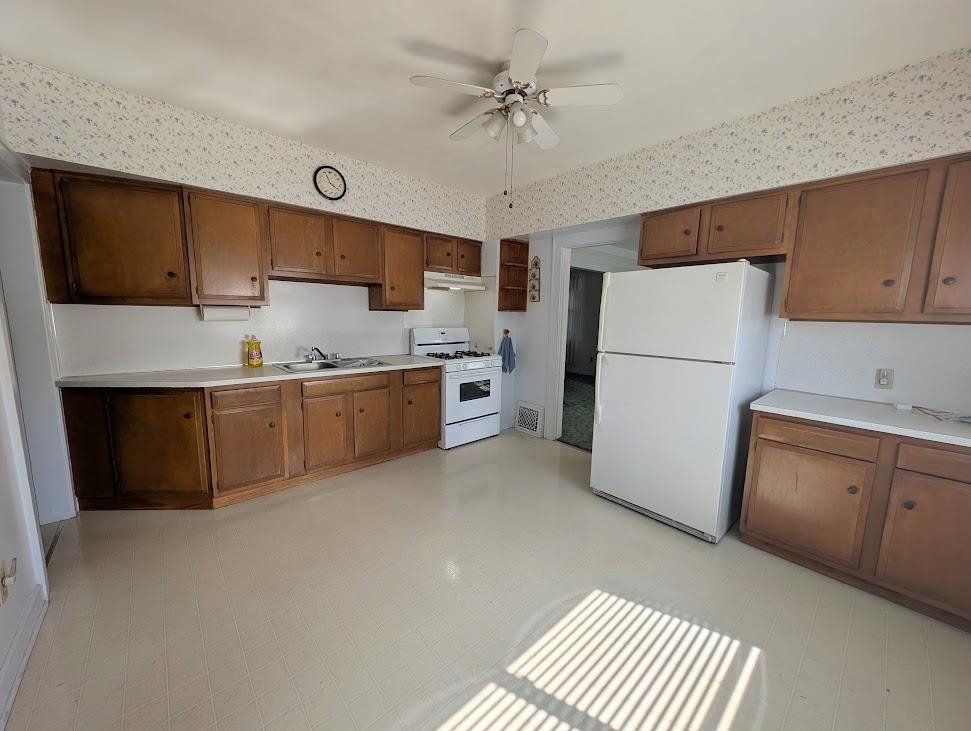 Photo 3 of Single family home for sale at 1412 S Jackson St, Bay City, MI 48708 | MLS# 50221877 | Listing updated on 2026-09-17