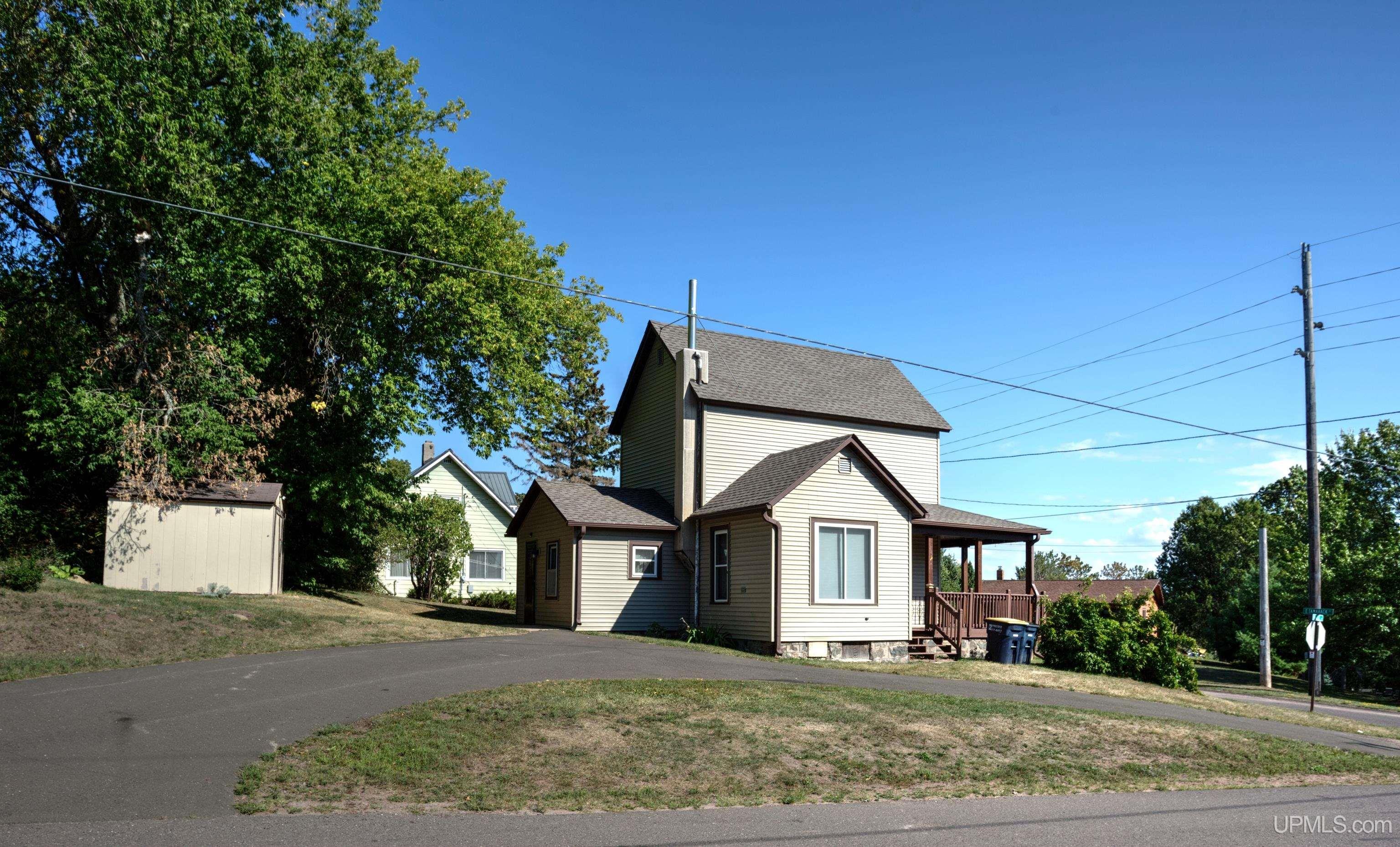 Photo 2 of Single family home for sale at 302 E Tamarack St, Ironwood, MI 49938 | MLS# 50221878 | Listing updated on 2026-09-15