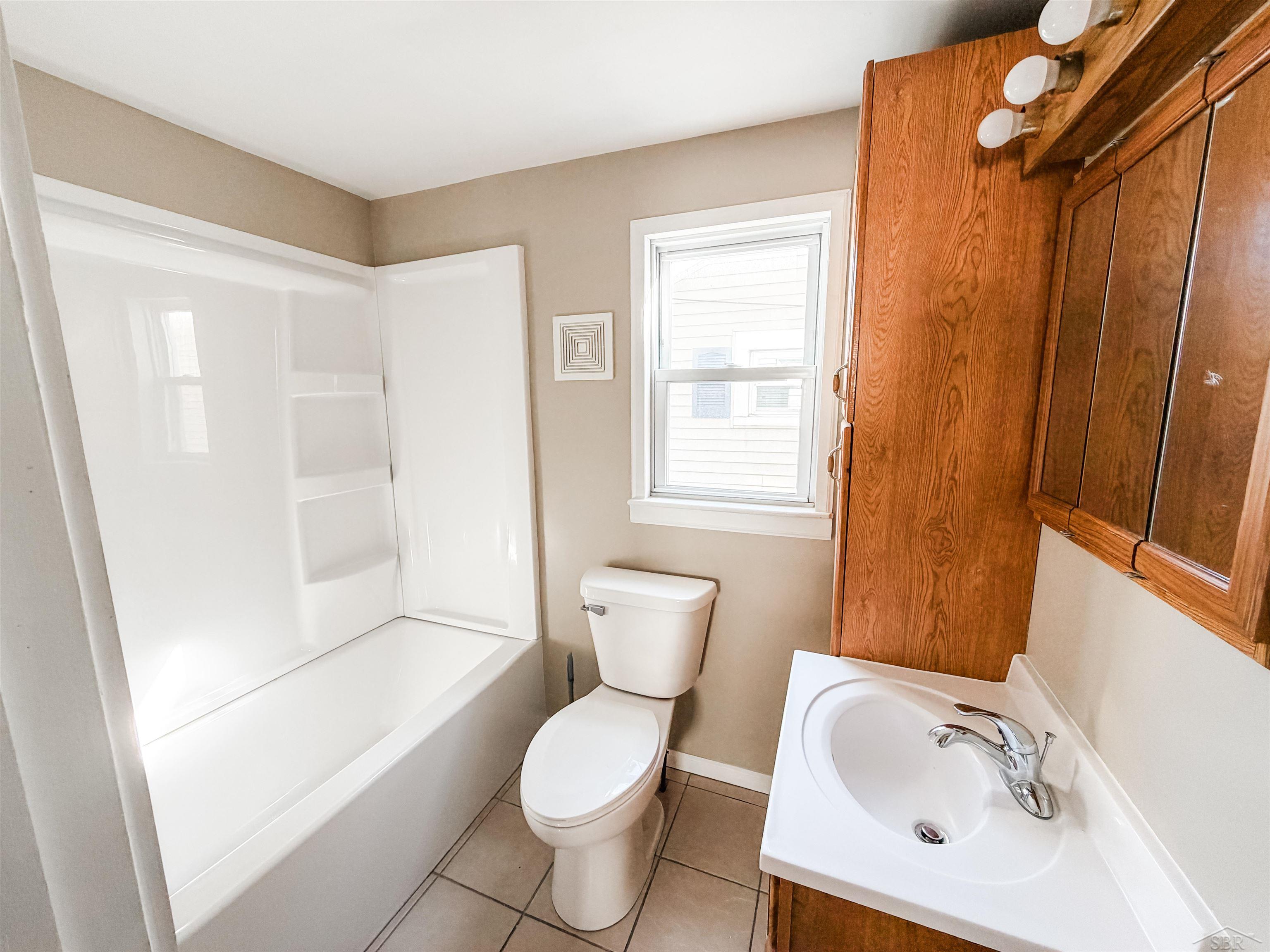 Photo 4 of Single family home for sale at 5085 N Catherine St, Bay City, MI 48706 | MLS# 50221882 | Listing updated on 2026-09-15