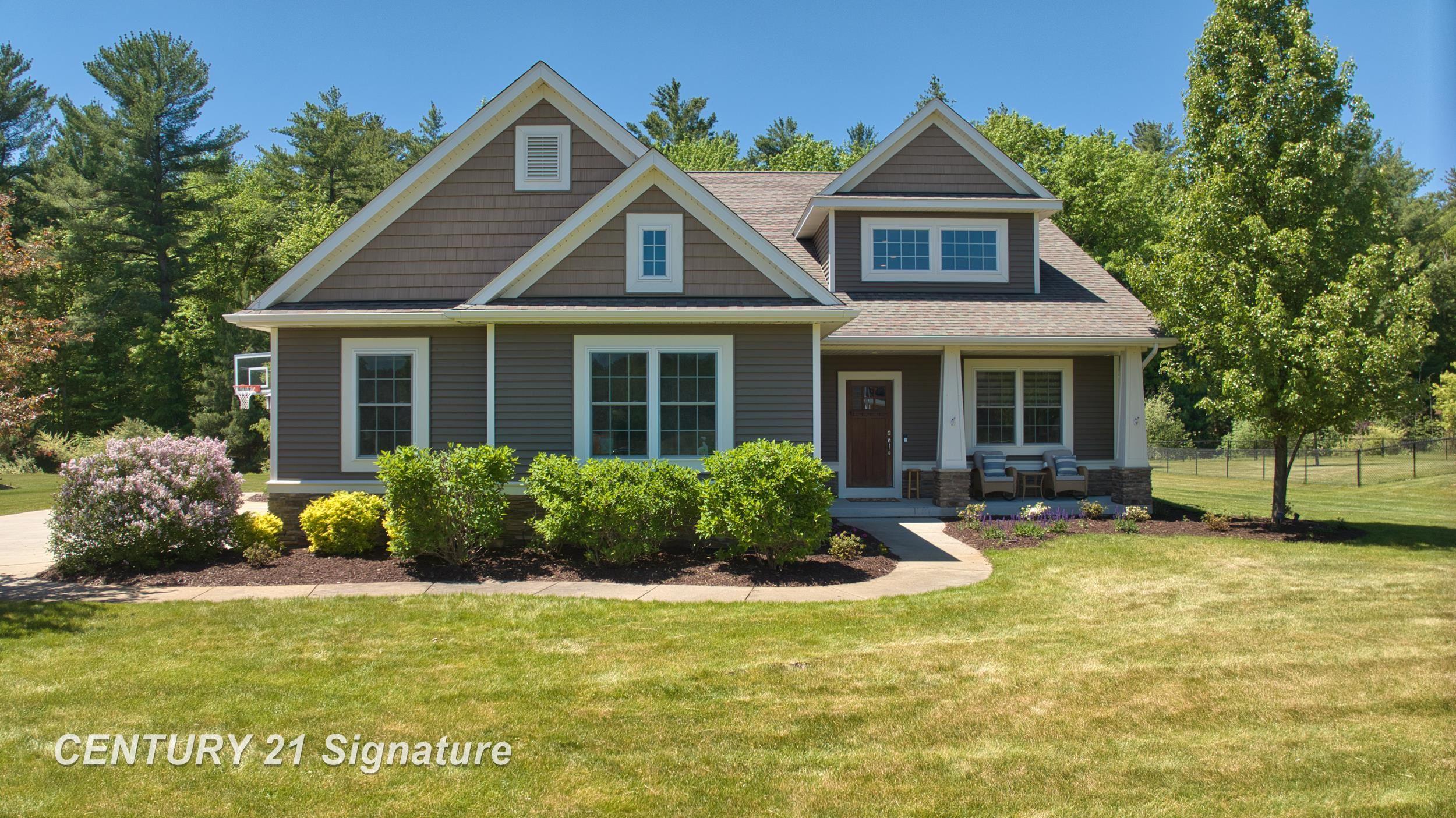 Photo 2 of Single family home for sale at 2083 N Harvest Cir, Midland, MI 48642 | MLS# 61050221886 | Listing updated on 2026-09-16