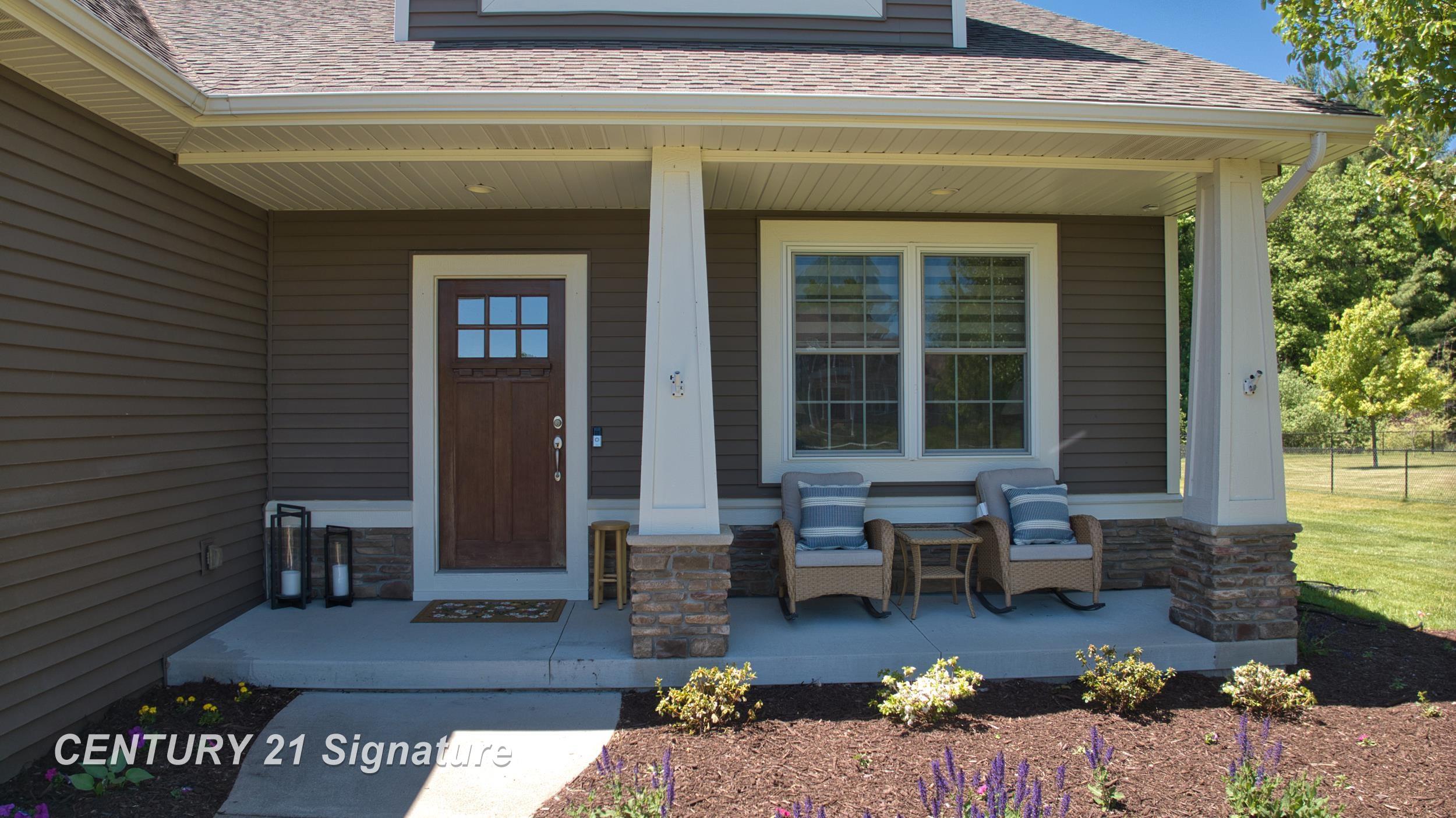 Photo 3 of Single family home for sale at 2083 N Harvest Cir, Midland, MI 48642 | MLS# 61050221886 | Listing updated on 2026-09-16