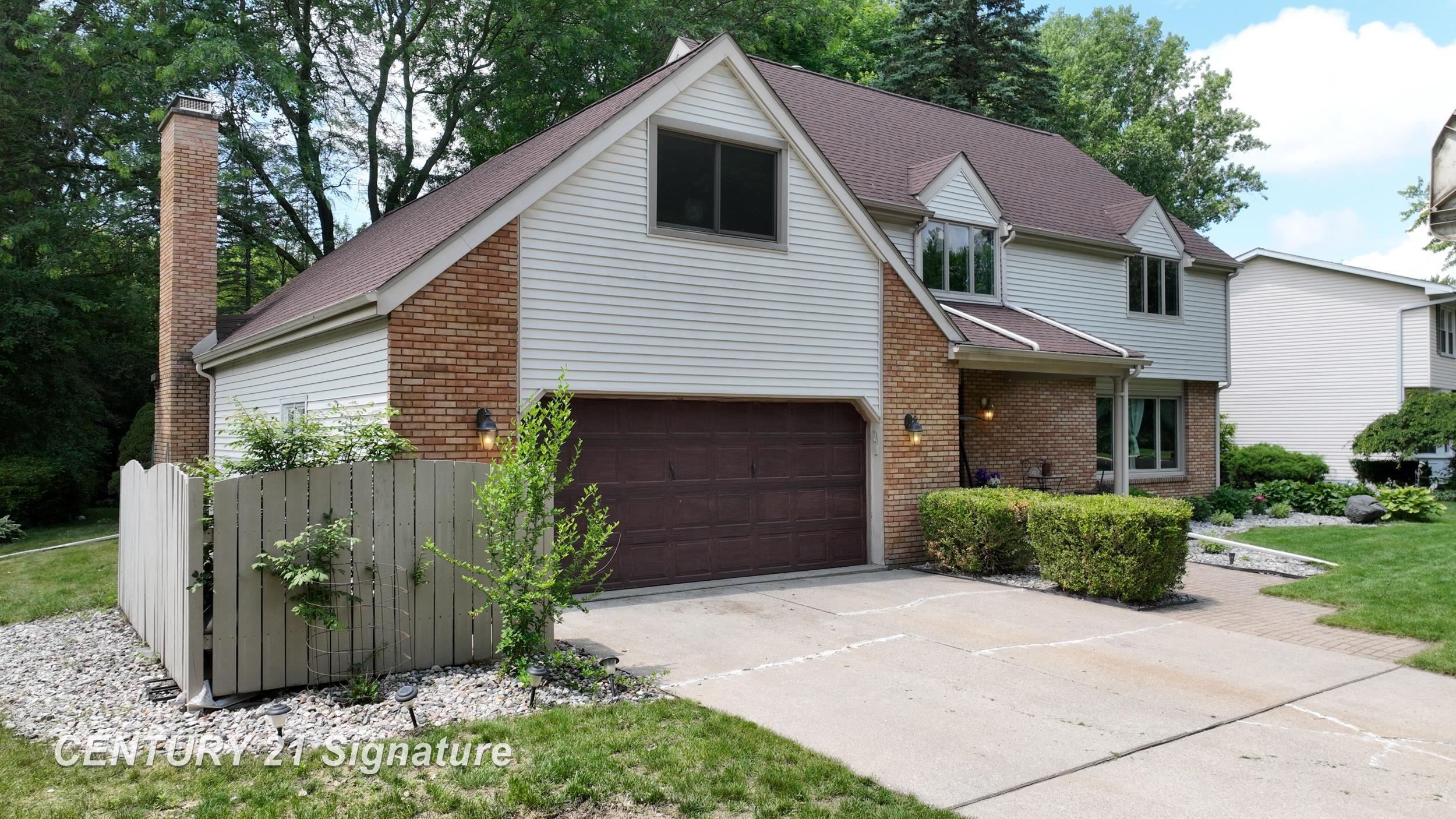 Photo 3 of Single family home for sale at 301 Meyfield Ln, Midland, MI 48640 | MLS# 61050221888 | Listing updated on 2026-09-16