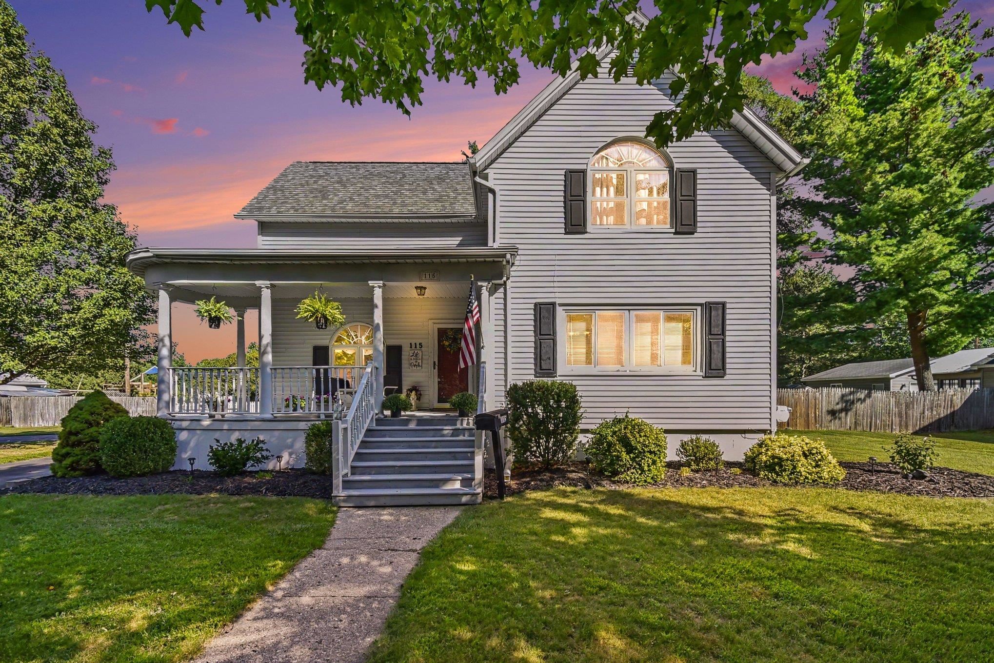 Photo 2 of Single family home for sale at 115 Marshall St, Essexville, MI 48732 | MLS# 50221890 | Listing updated on 2026-10-07