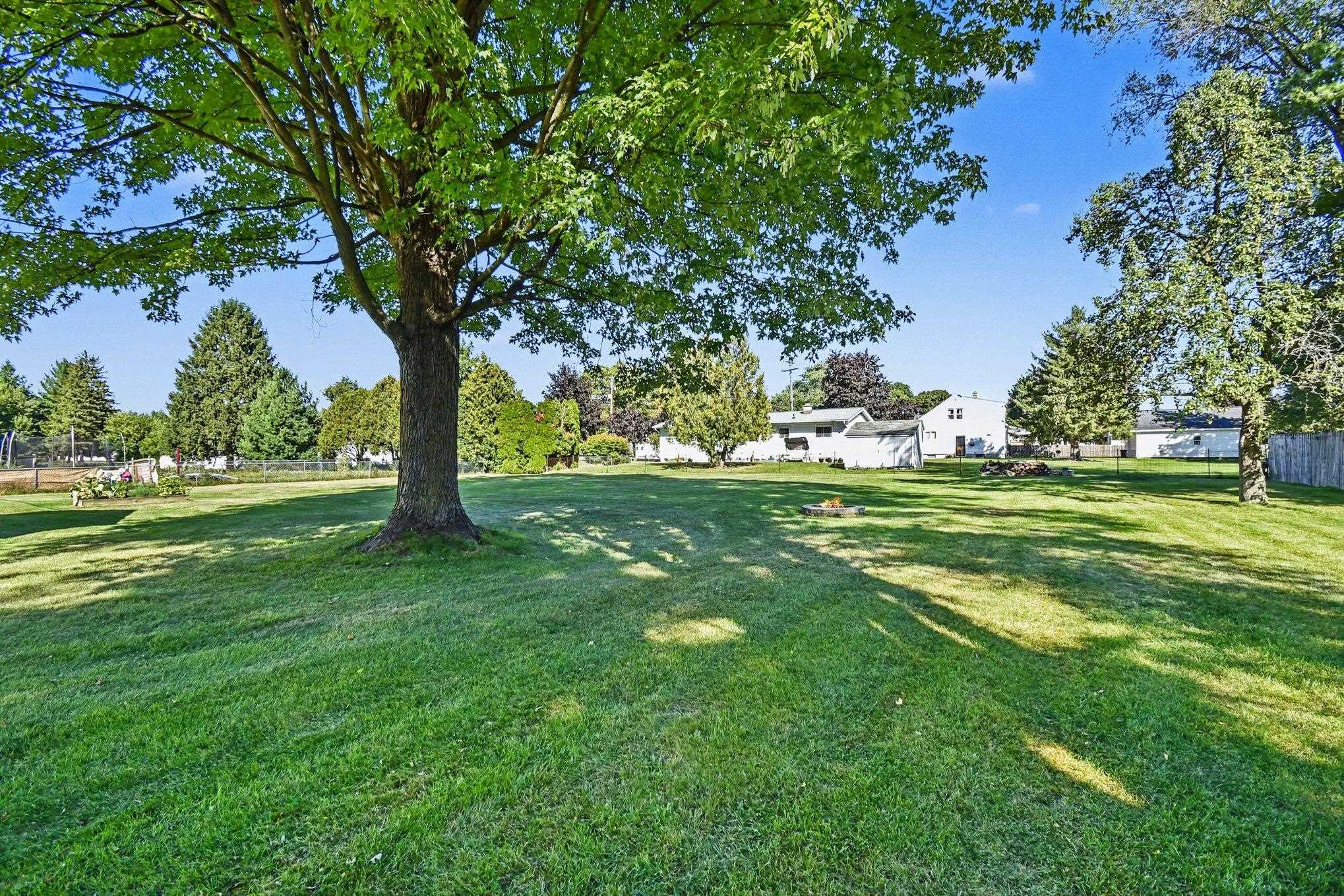 Photo 4 of Single family home for sale at 115 Marshall St, Essexville, MI 48732 | MLS# 50221890 | Listing updated on 2026-10-07