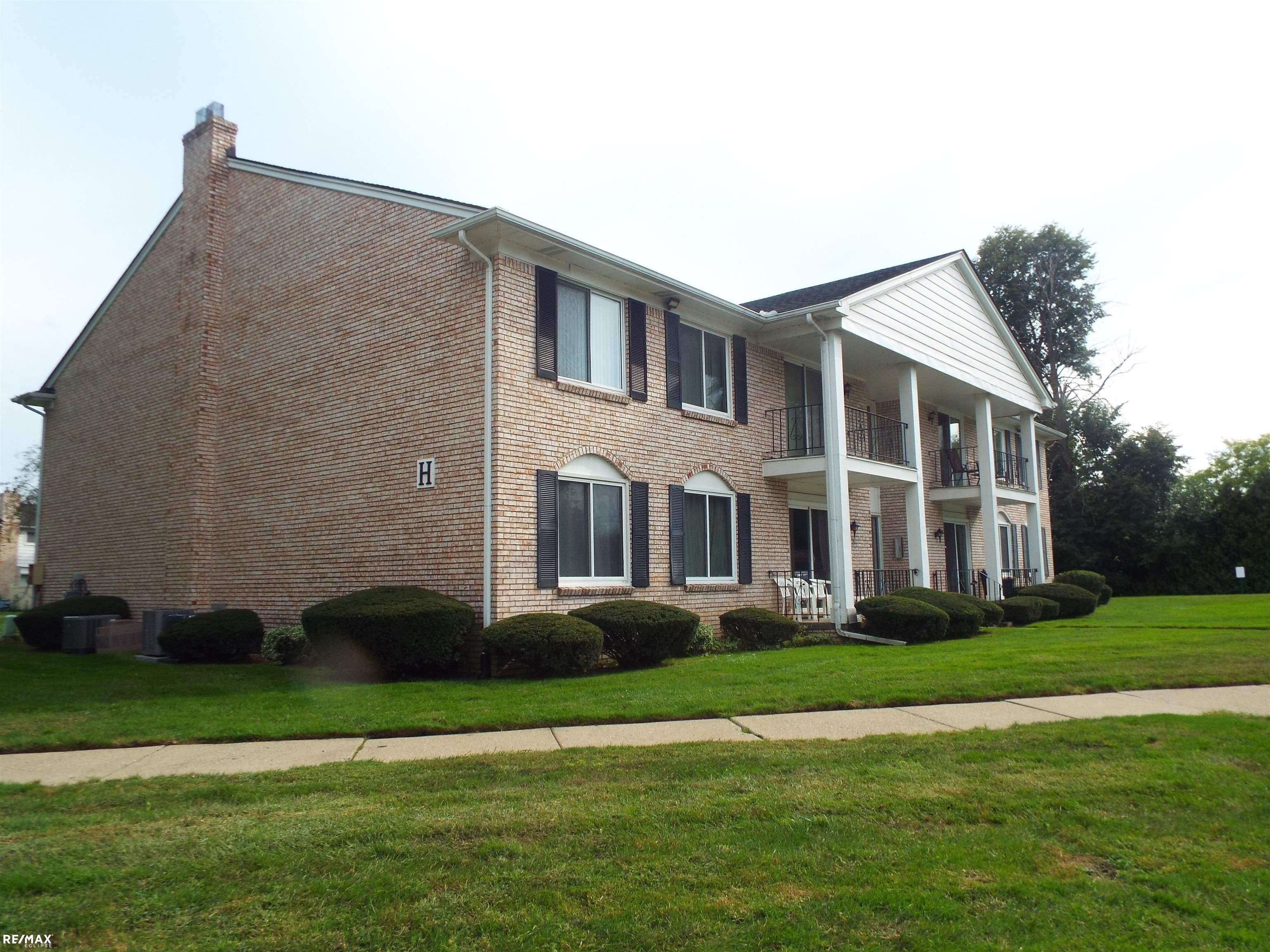 Photo 2 of Condo for sale at 13900 Camelot Dr, Sterling Heights, MI 48312 | MLS# 58050221893 | Listing updated on 2026-09-18