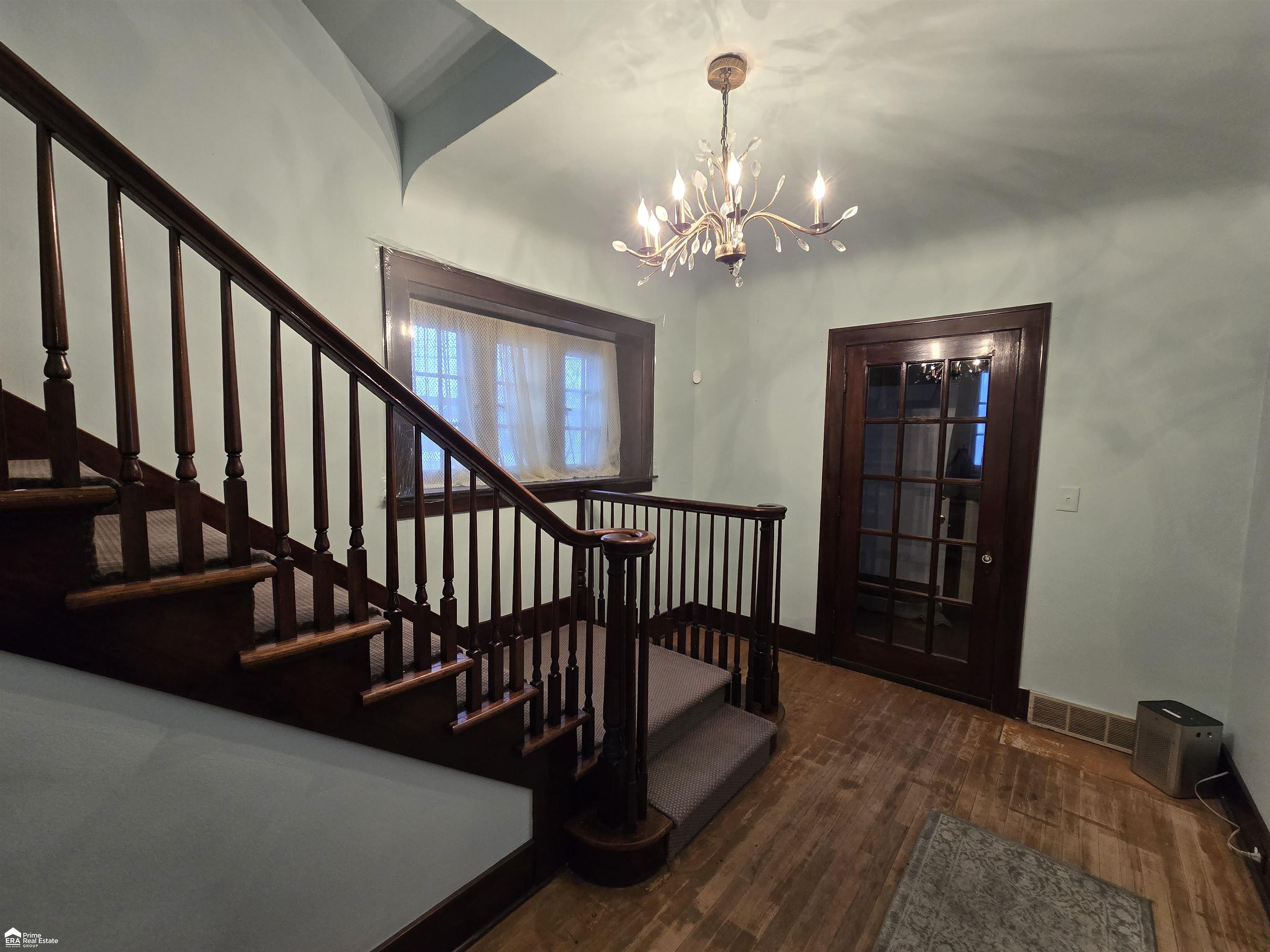 Photo 3 of Single family home for sale at 5303 Dixie Hwy, Saginaw, MI 48601 | MLS# 5050221894 | Listing updated on 2026-09-16