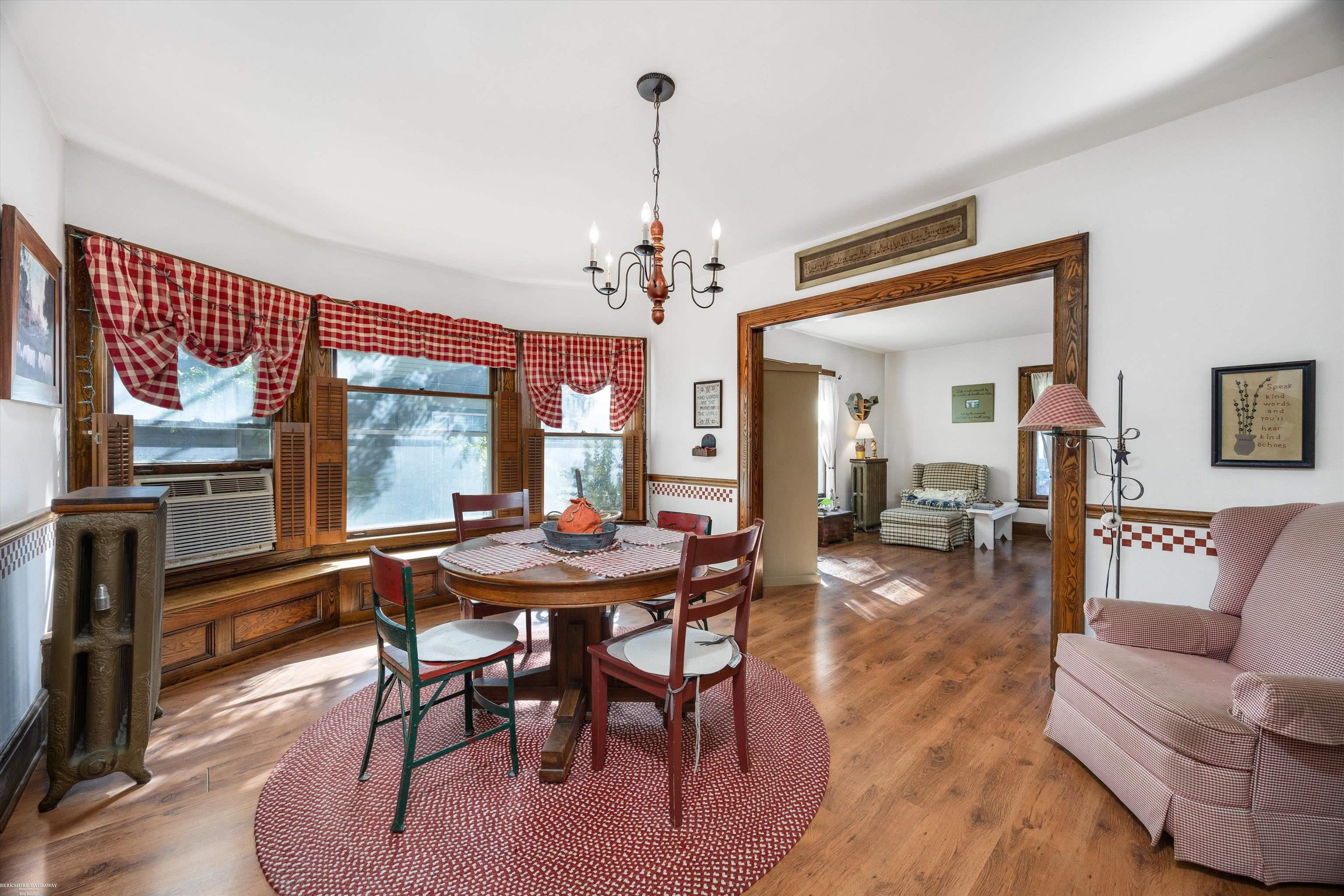 Photo 4 of Single family home for sale at 122 Tillson St, Romeo, MI 48065 | MLS# 58050221898 | Listing updated on 2026-09-16
