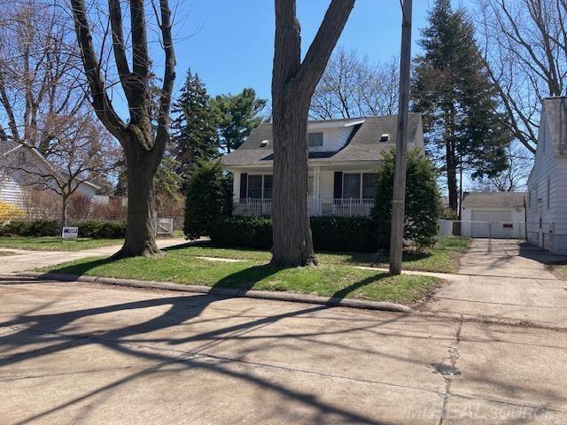 Single family home for sale at 8442 Central St, Center Line, MI 48015 | MLS# 58050221902