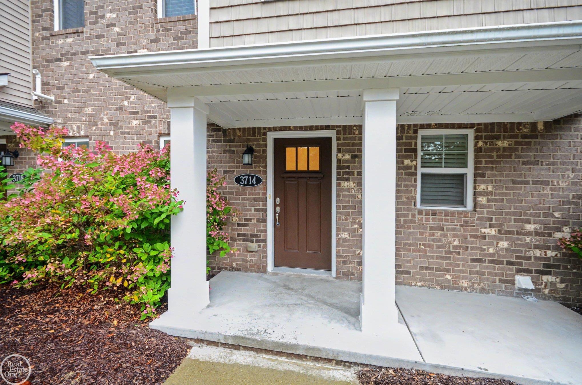 Photo 2 of Condo for sale at 3714 E Madison Blvd, Lake Orion, MI 48359 | MLS# 58050221905 | Listing updated on 2026-09-17