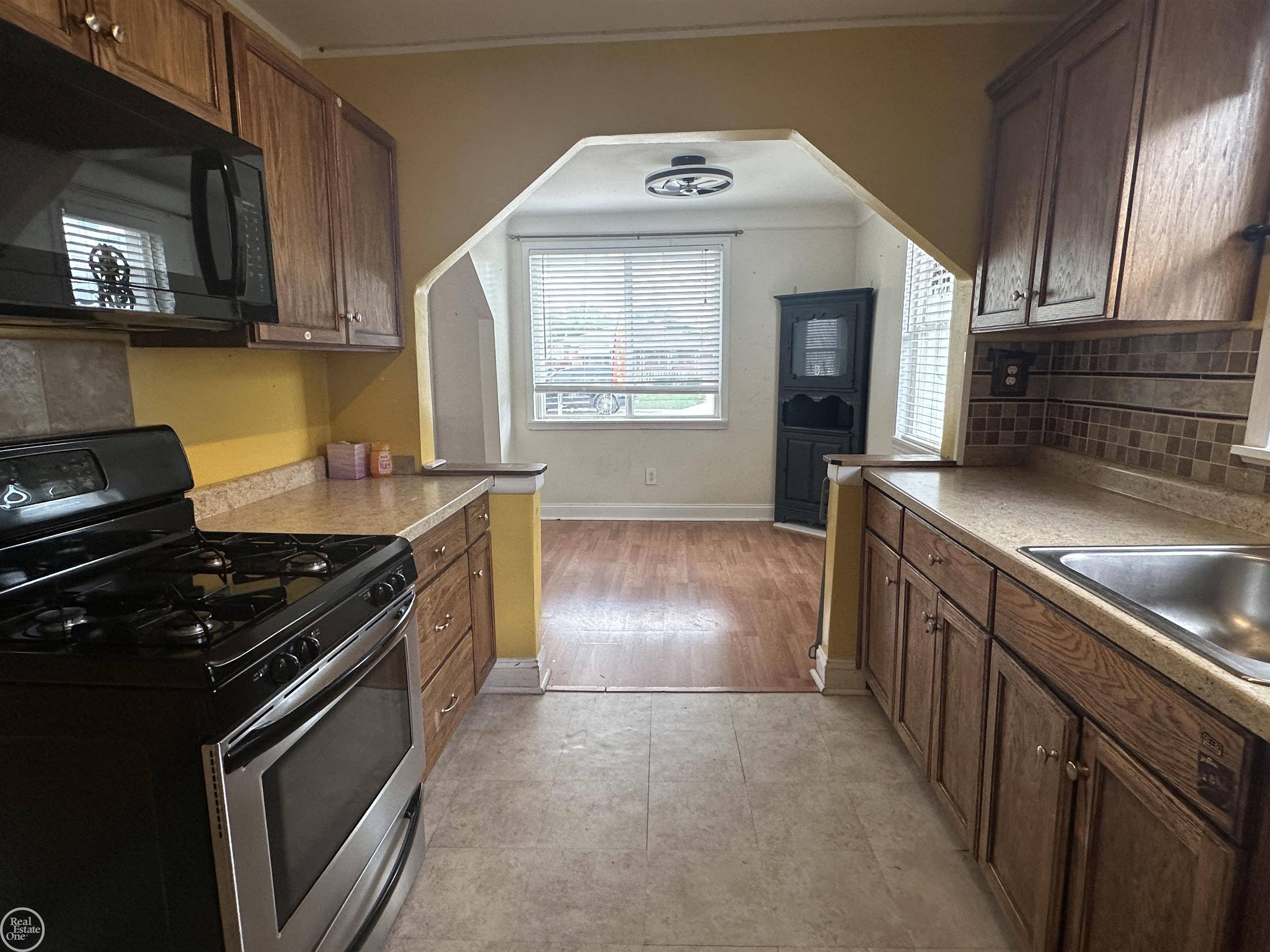 Photo 3 of Single family home for sale at 25143 Lawn St, Roseville, MI 48066 | MLS# 58050221910 | Listing updated on 2026-09-16