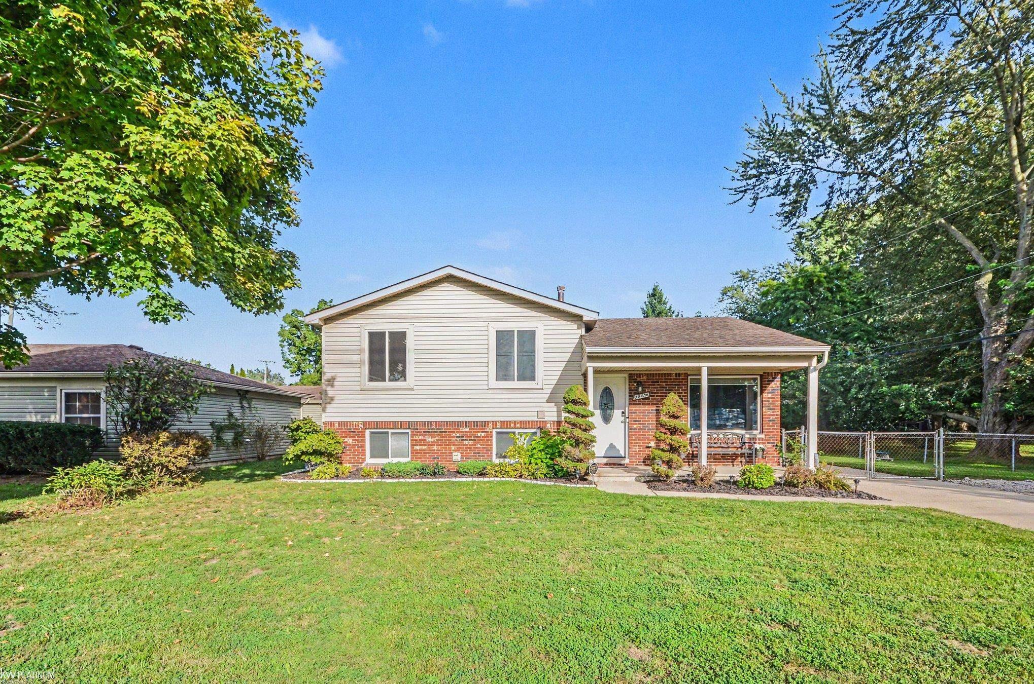 Photo 1 of Single family home for sale at 39436 Shoreline Dr, Harrison Township, MI 48045 | MLS# 58050221915 | Listing updated on 2026-09-18