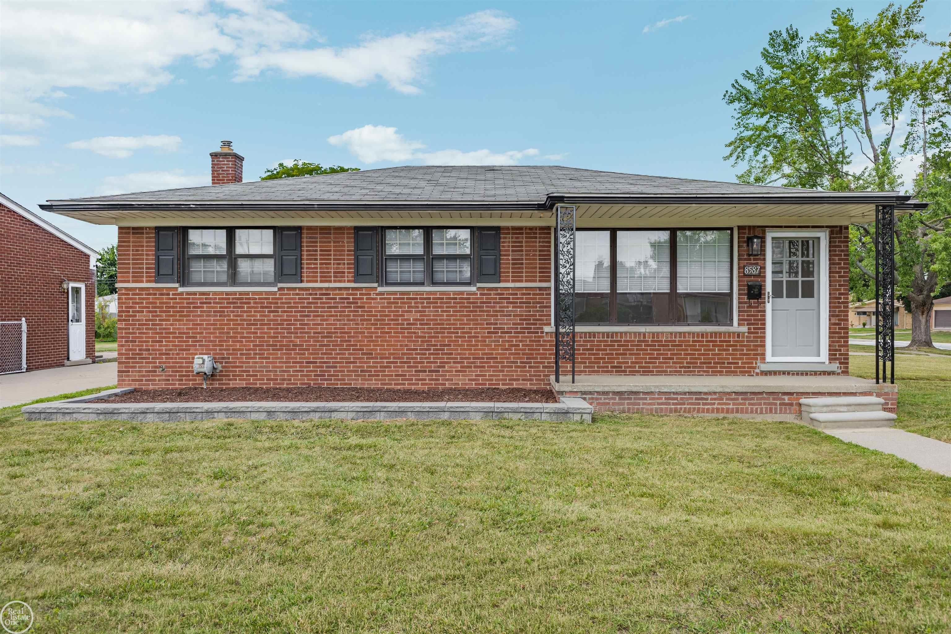 Photo 2 of Single family home for sale at 8587 Christine St, Warren, MI 48093 | MLS# 58050221916 | Listing updated on 2026-09-16