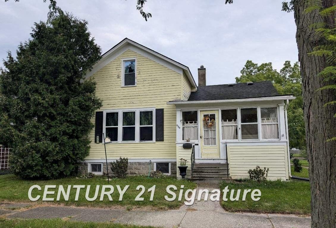 Single family home for sale at 220 S Charles St, Saginaw, MI 48602 | MLS# 61050221922