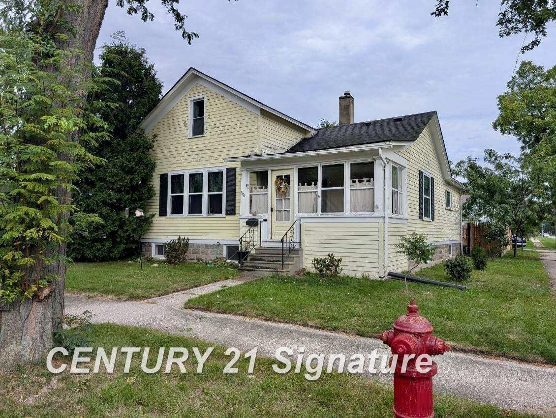Photo 1 of Single family home for sale at 220 S Charles St, Saginaw, MI 48602 | MLS# 61050221922 | Listing updated on 2026-09-16