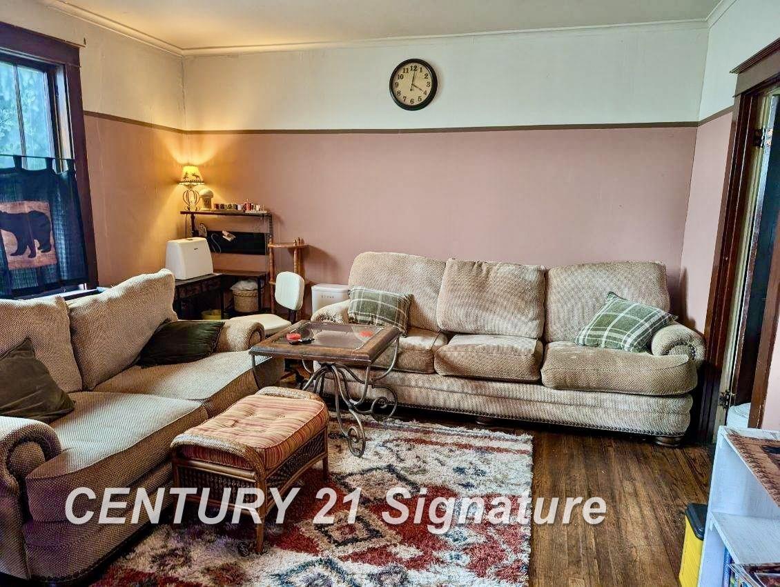 Photo 3 of Single family home for sale at 220 S Charles St, Saginaw, MI 48602 | MLS# 61050221922 | Listing updated on 2026-09-16