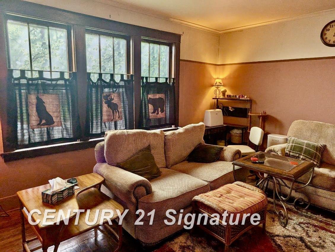 Photo 4 of Single family home for sale at 220 S Charles St, Saginaw, MI 48602 | MLS# 61050221922 | Listing updated on 2026-09-16