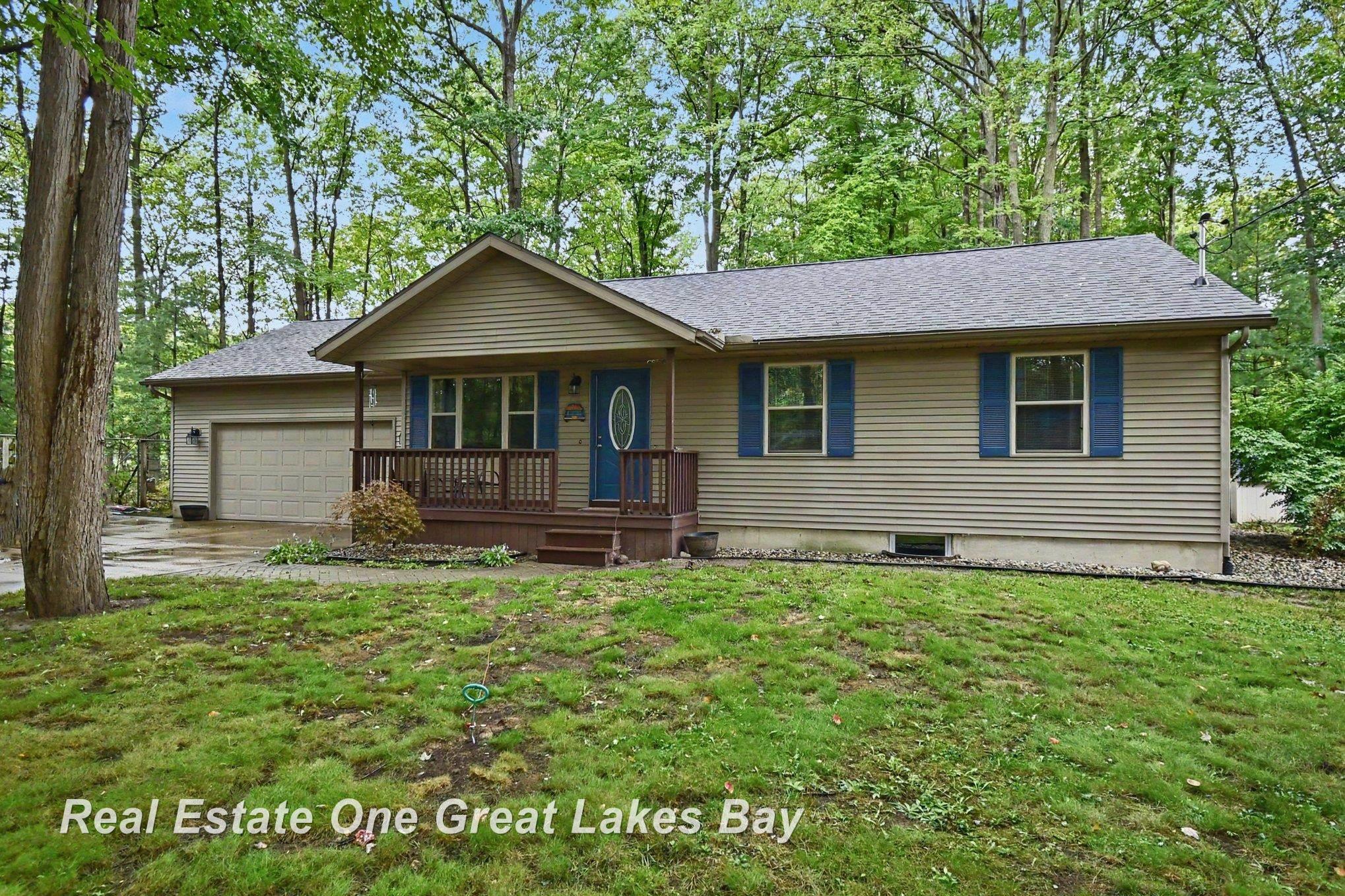 Photo 1 of Single family home for sale at 2567 N Starlite Ct, Sanford, MI 48657 | MLS# 61050221926 | Listing updated on 2026-09-16