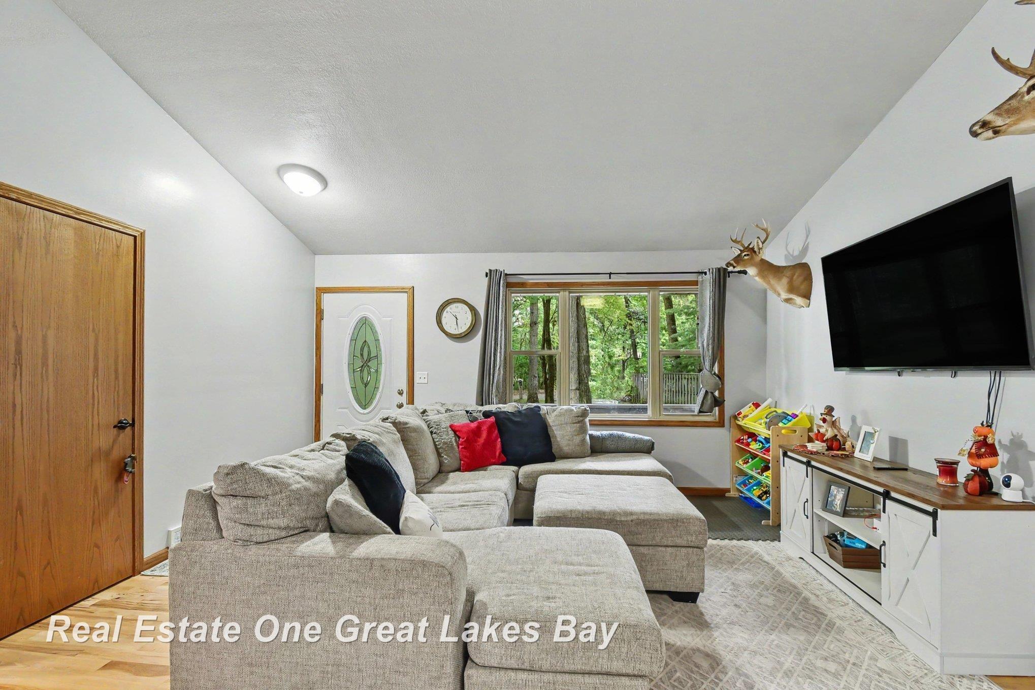 Photo 3 of Single family home for sale at 2567 N Starlite Ct, Sanford, MI 48657 | MLS# 61050221926 | Listing updated on 2026-09-16