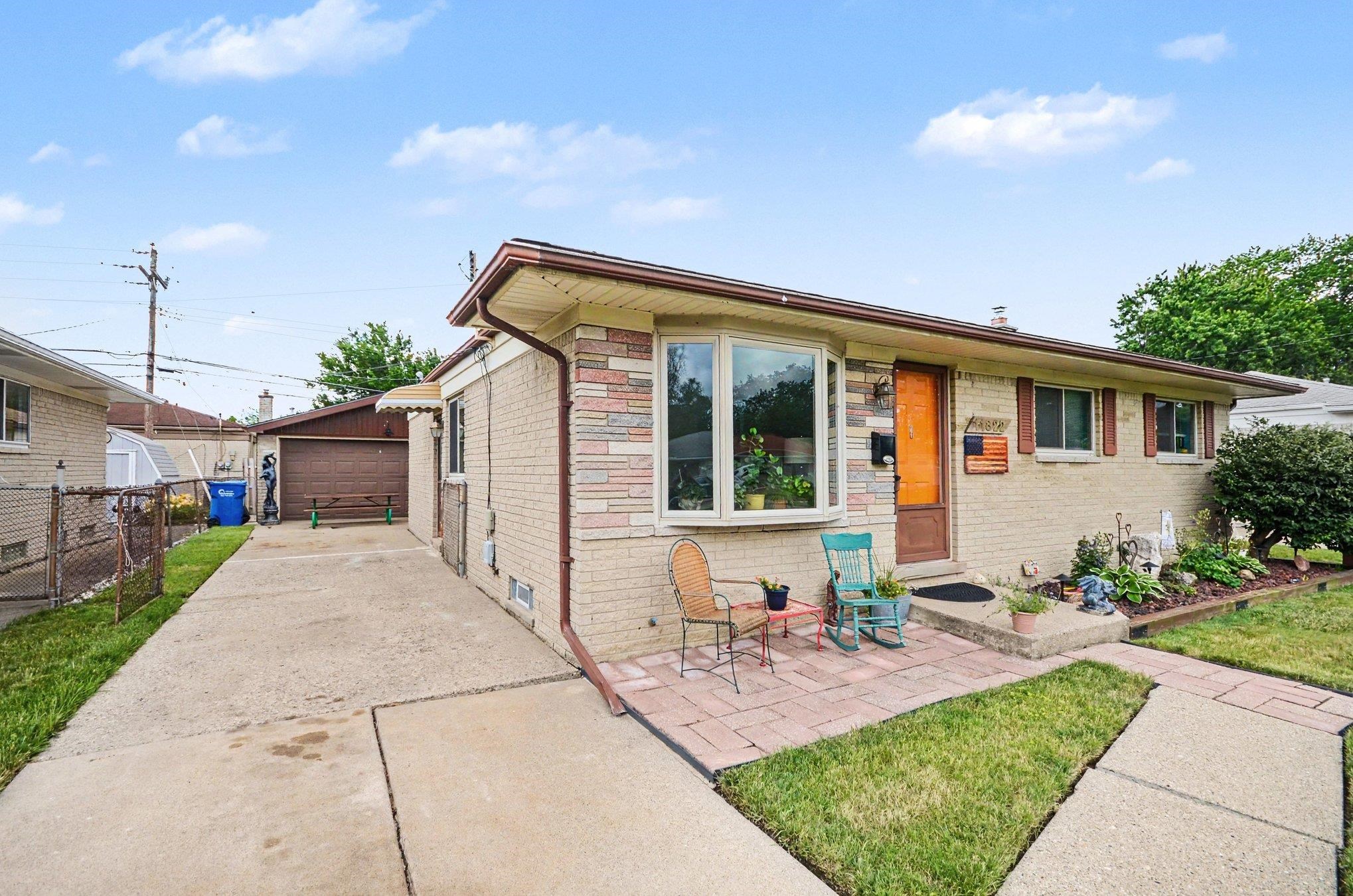 Photo 2 of Single family home for sale at 11822 Highland Dr, Warren, MI 48089 | MLS# 5050221930 | Listing updated on 2026-09-16