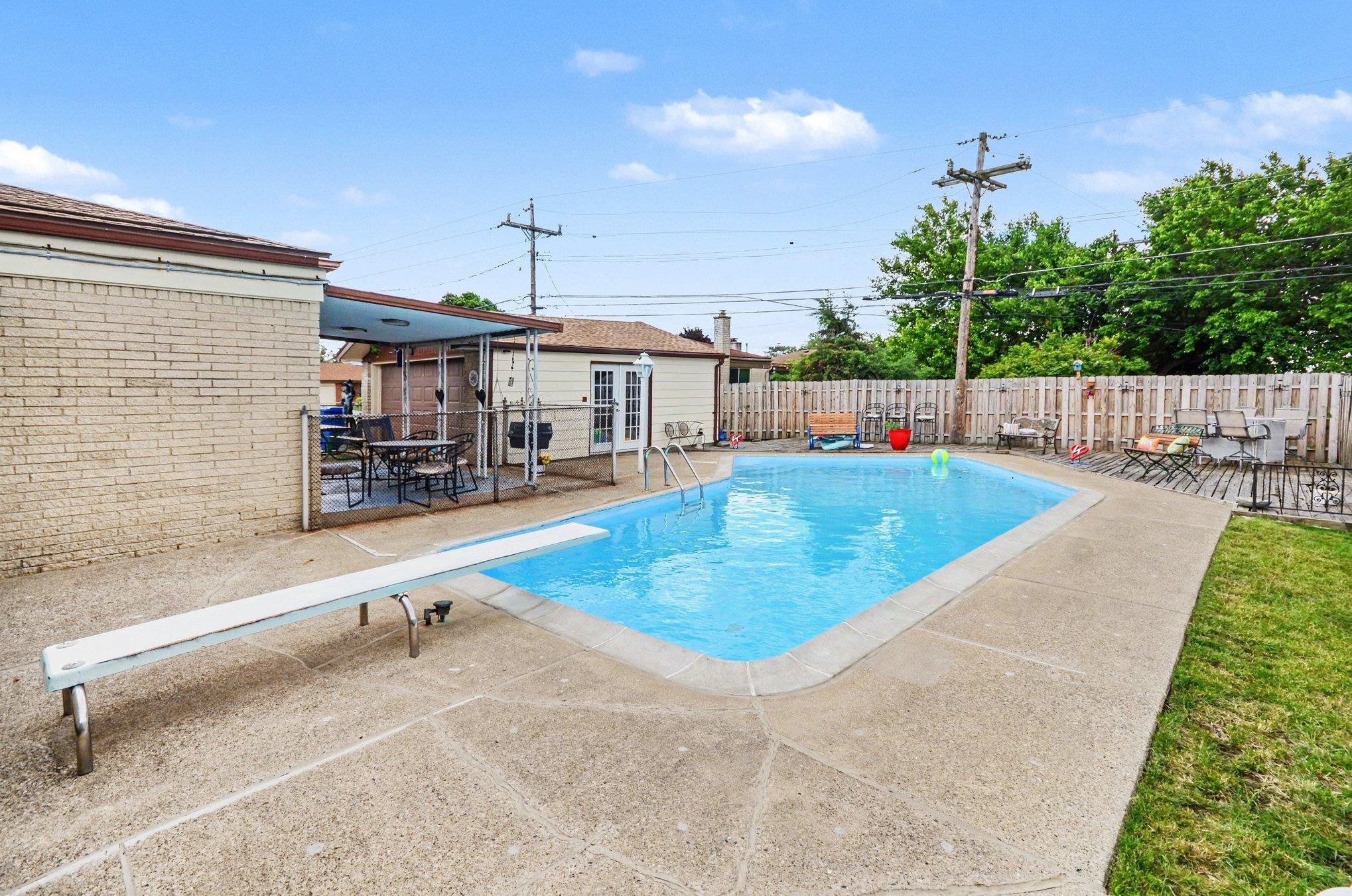 Photo 3 of Single family home for sale at 11822 Highland Dr, Warren, MI 48089 | MLS# 5050221930 | Listing updated on 2026-09-16