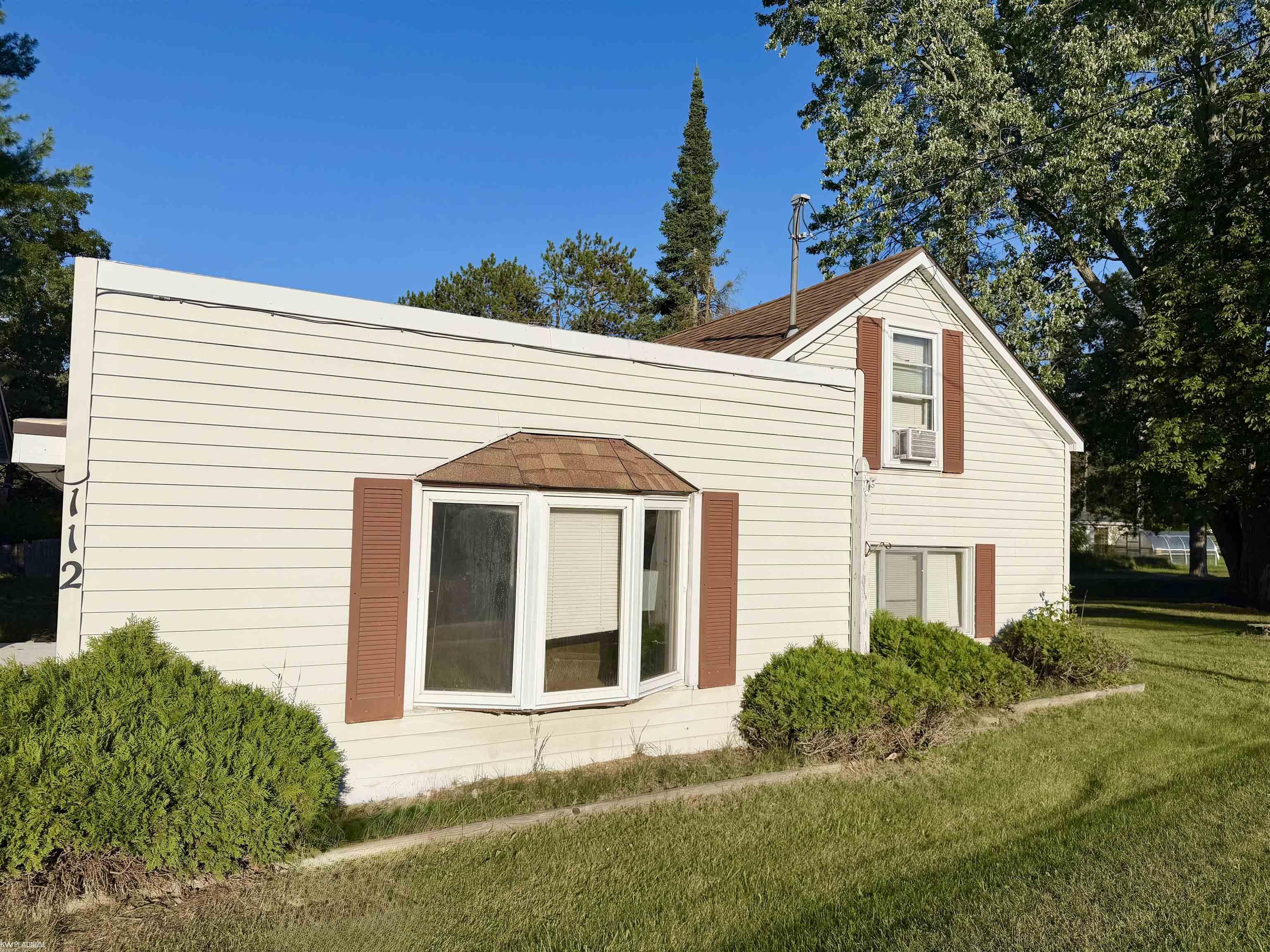 Photo 3 of Single family home for sale at 112 Lakeview Dr, Lincoln, MI 48742 | MLS# 58050221934 | Listing updated on 2026-09-16