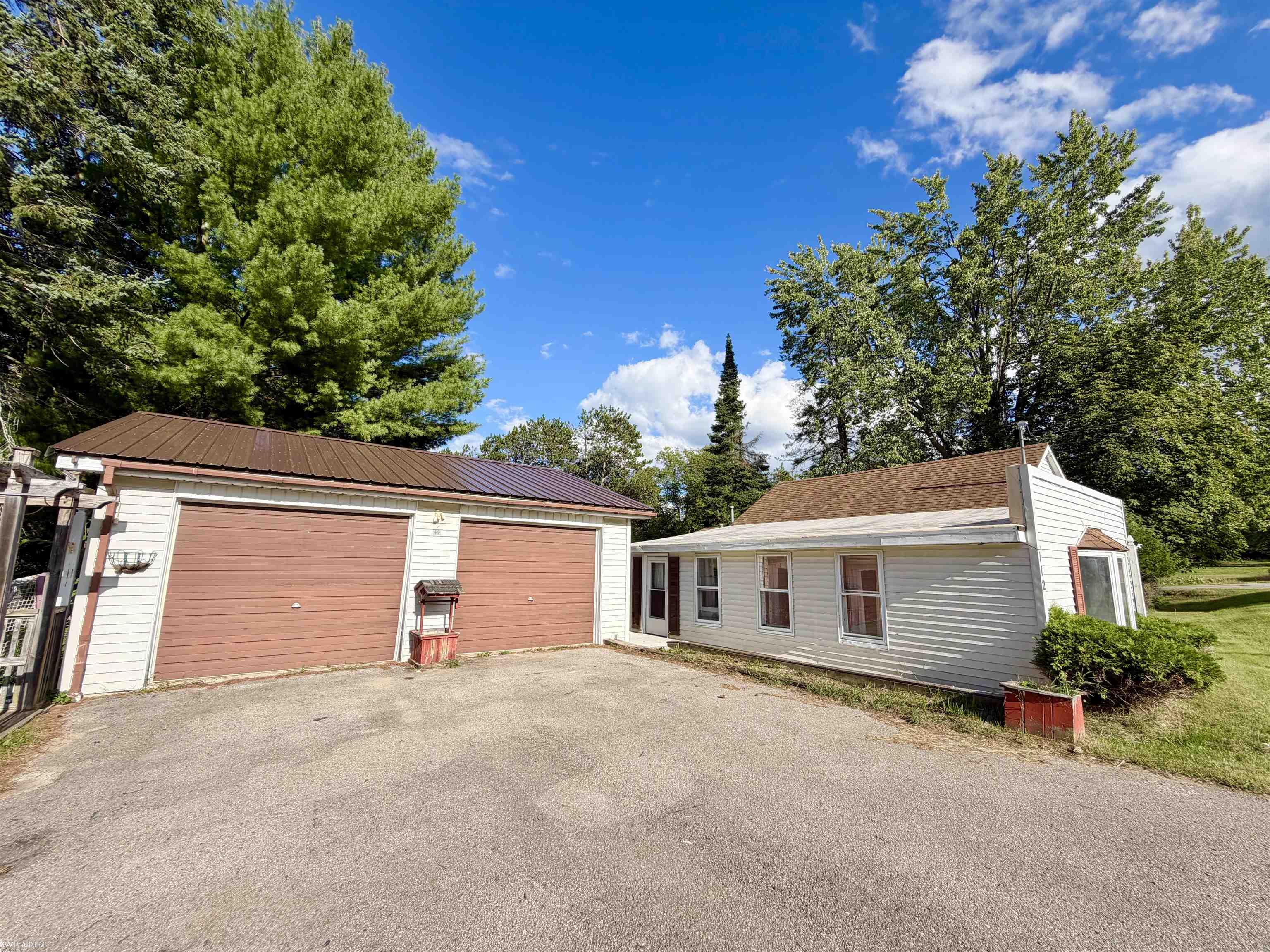 Photo 3 of Single family home for sale at 112 Lakeview Dr, Lincoln, MI 48742 | MLS# 58050221934 | Listing updated on 2026-09-16
