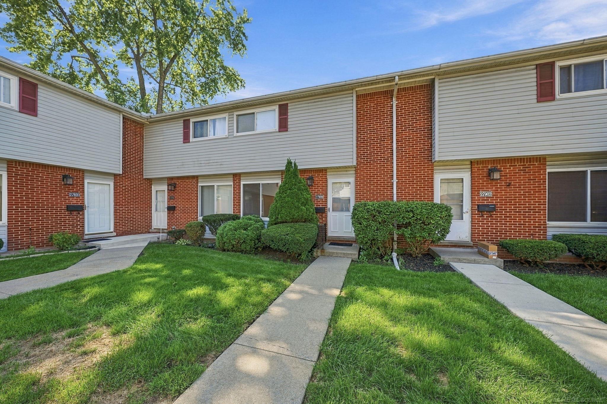 Photo 2 of Condo for sale at 27908 Eastwick Sq Drs, Roseville, MI 48066 | MLS# 50221939 | Listing updated on 2026-09-16