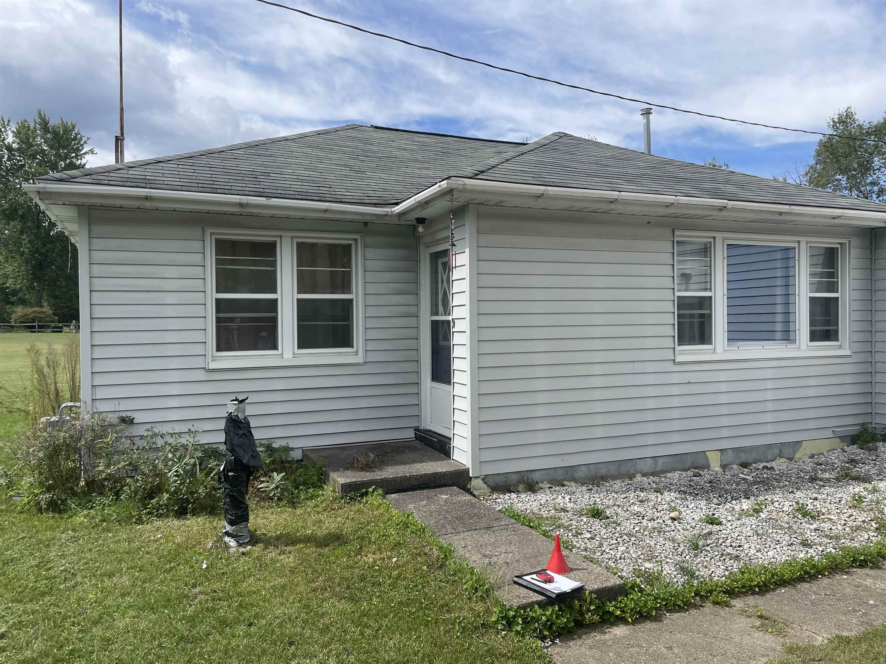 Photo 2 of Sale Pending at 2671 E Maple Rd, Clare, MI 48617 | MLS# 50221940 | Listing updated on 2026-09-28