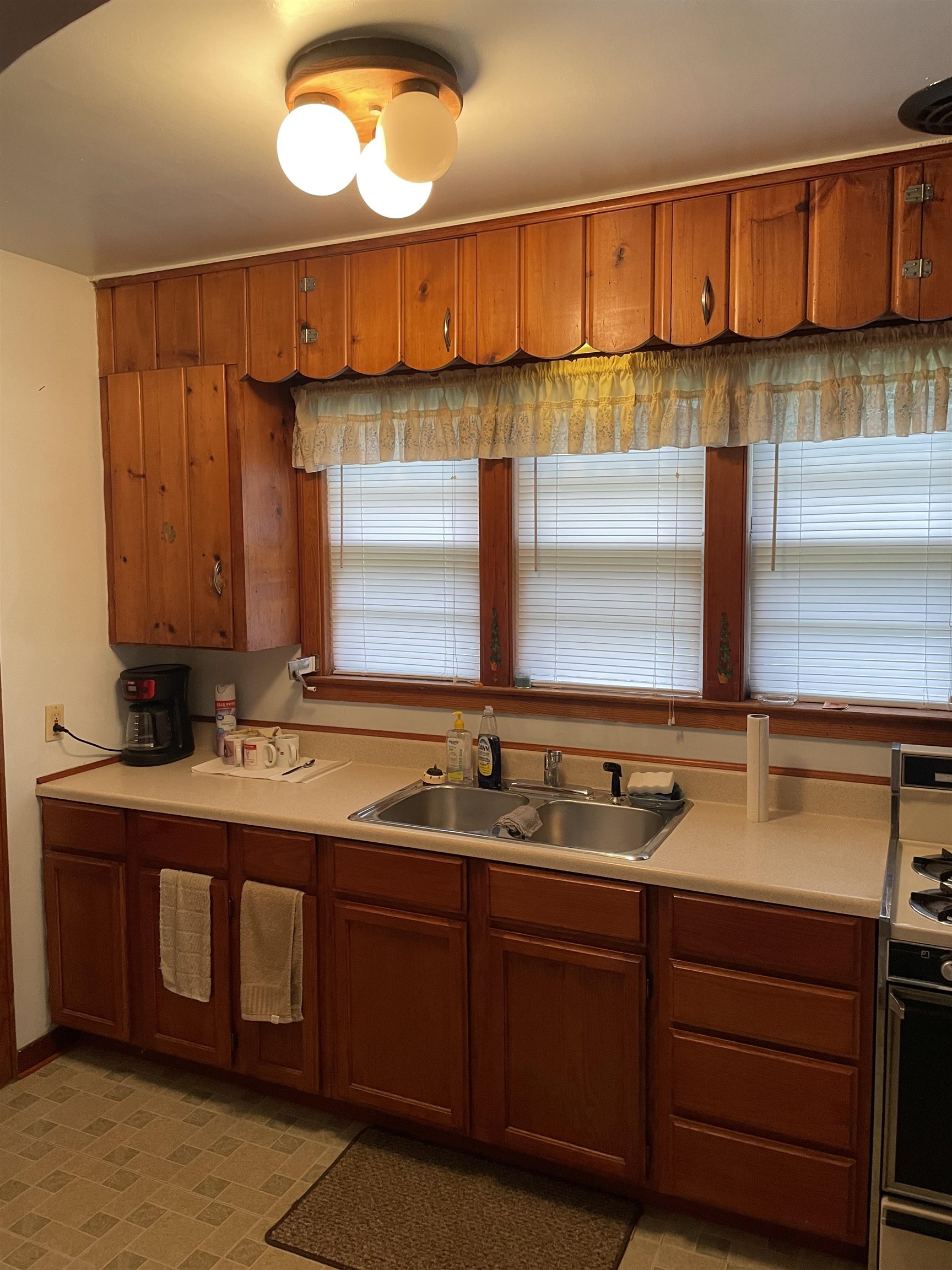 Photo 3 of Sale Pending at 2671 E Maple Rd, Clare, MI 48617 | MLS# 50221940 | Listing updated on 2026-09-28