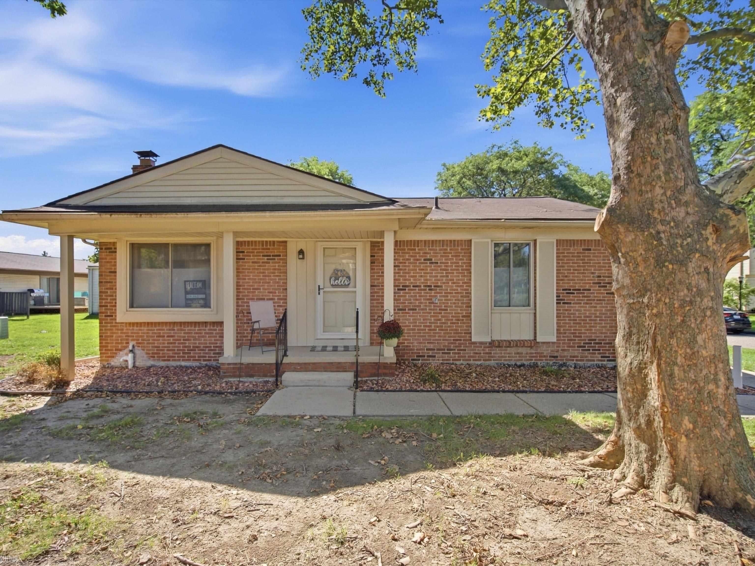 2982 Roundtree Drive