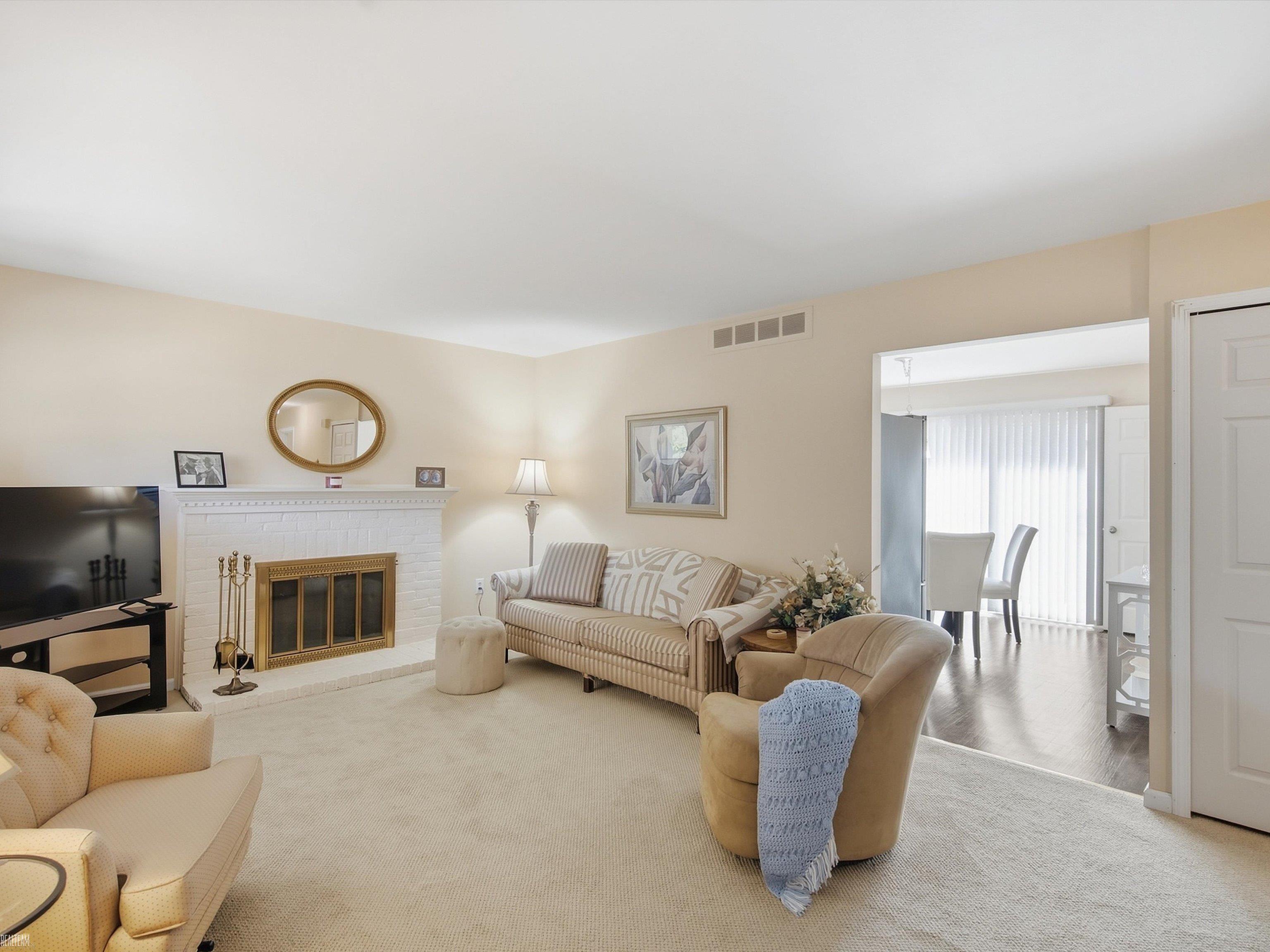 Photo 3 of Condo for sale at 2982 Roundtree Dr, Troy, MI 48083 | MLS# 50221947 | Listing updated on 2026-09-18