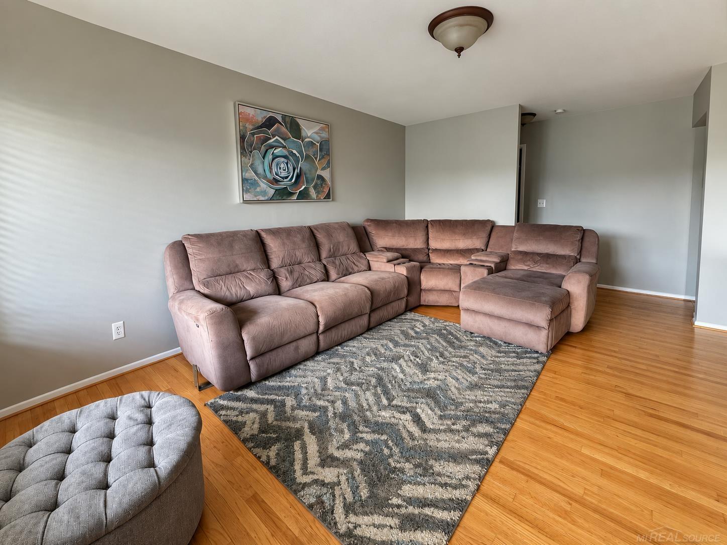 Photo 4 of Single family home for sale at 32228 Columbus Dr, Warren, MI 48088 | MLS# 58050221968 | Listing updated on 2026-09-16