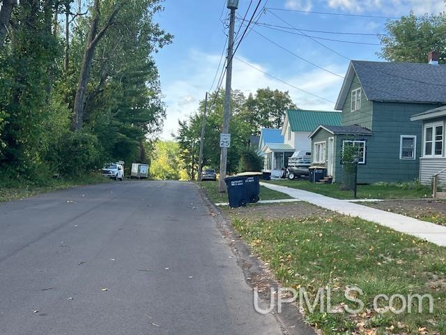 Photo 4 of Sale Pending at 204 W Frederick St #2, Ironwood, MI 49938 | MLS# 50221979 | Listing updated on 2026-09-22