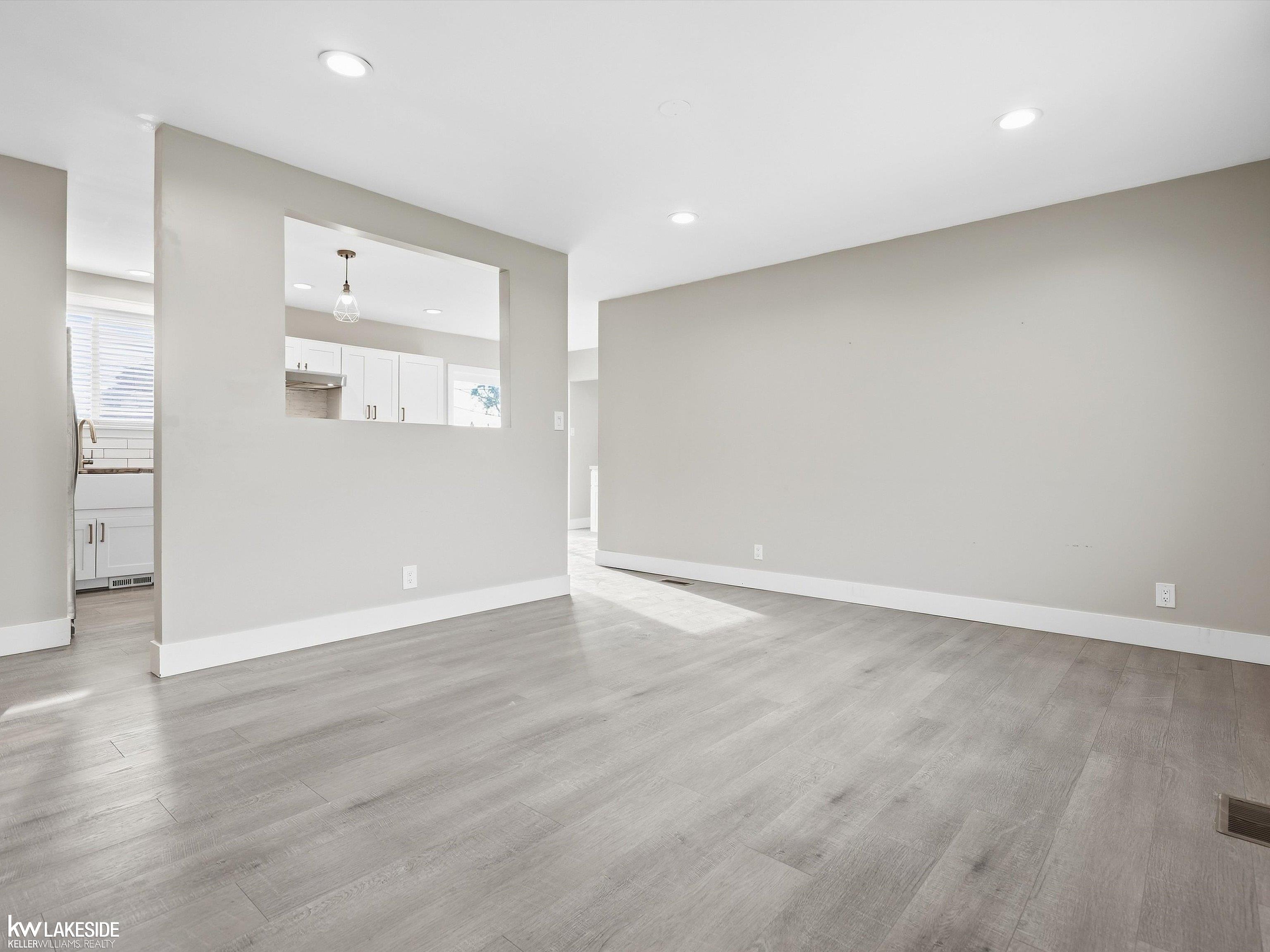 Photo 4 of Single family home for sale at 43016 Penny Dr, Sterling Heights, MI 48314 | MLS# 58050221980 | Listing updated on 2026-09-16