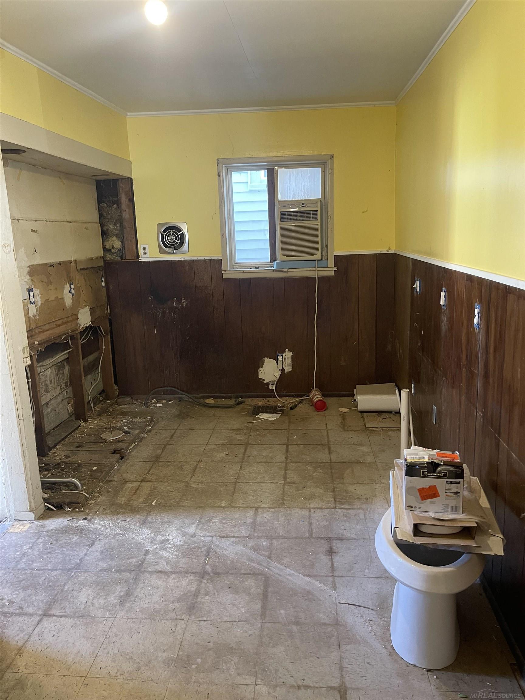 Photo 2 of Single family home for sale at 7599 Paige Ave, Warren, MI 48091 | MLS# 58050221982 | Listing updated on 2026-09-16