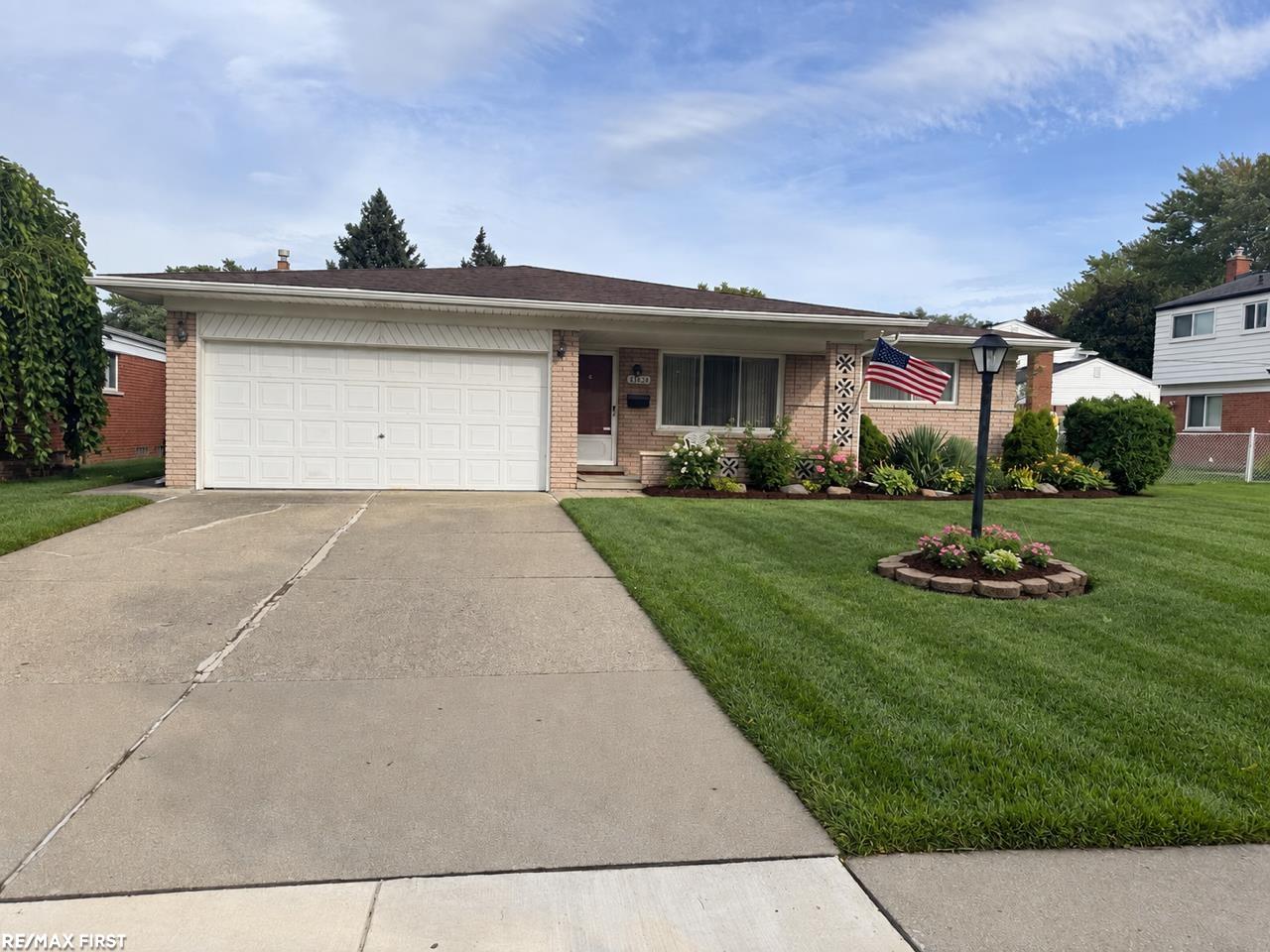 Single family home for sale at 33628 Chatsworth Dr, Sterling Heights, MI 48312 | MLS# 58050221983