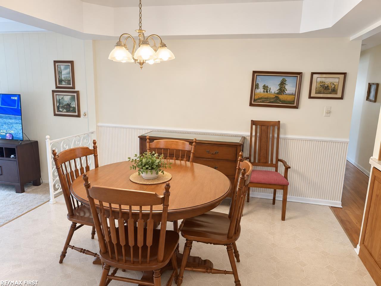 Photo 3 of Single family home for sale at 33628 Chatsworth Dr, Sterling Heights, MI 48312 | MLS# 58050221983 | Listing updated on 2026-09-16