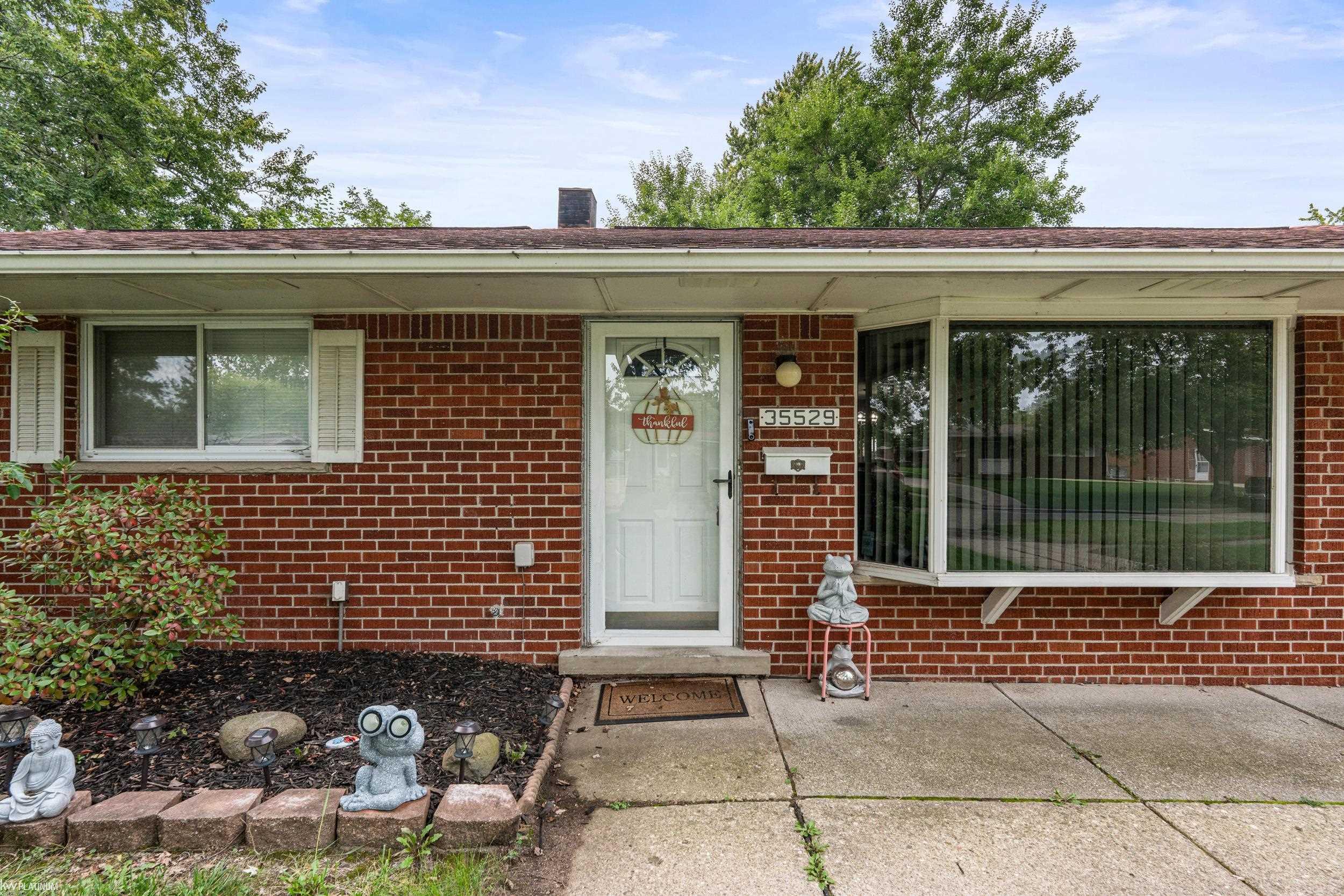 Photo 4 of Single family home for sale at 35529 Seville St, Clinton Township, MI 48035 | MLS# 58050221989 | Listing updated on 2026-09-18