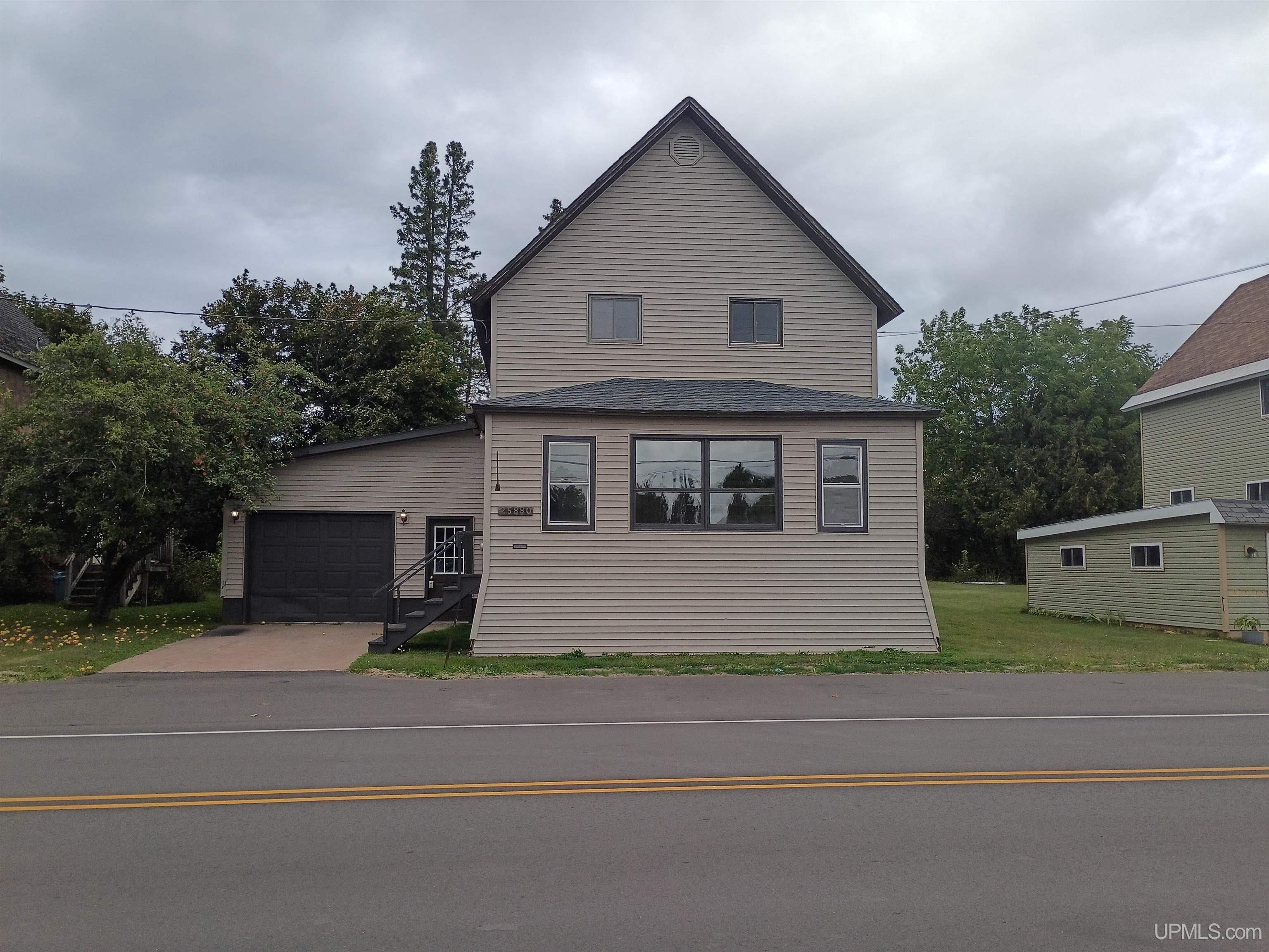 Photo 1 of Single family home for sale at 25880 Elm Rd, Calumet, MI 49913 | MLS# 50221991 | Listing updated on 2026-09-16