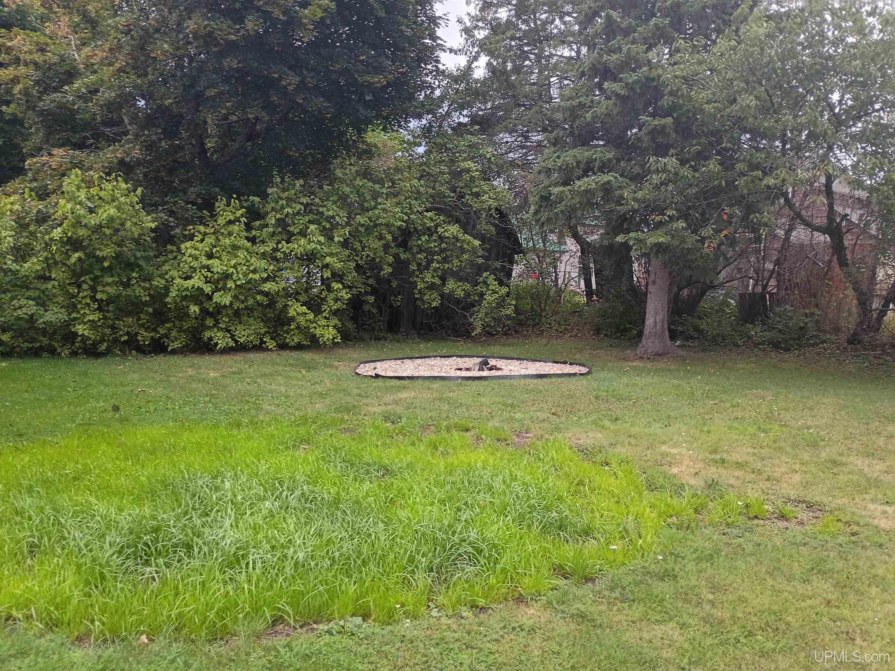Photo 2 of Single family home for sale at 25880 Elm Rd, Calumet, MI 49913 | MLS# 50221991 | Listing updated on 2026-09-16