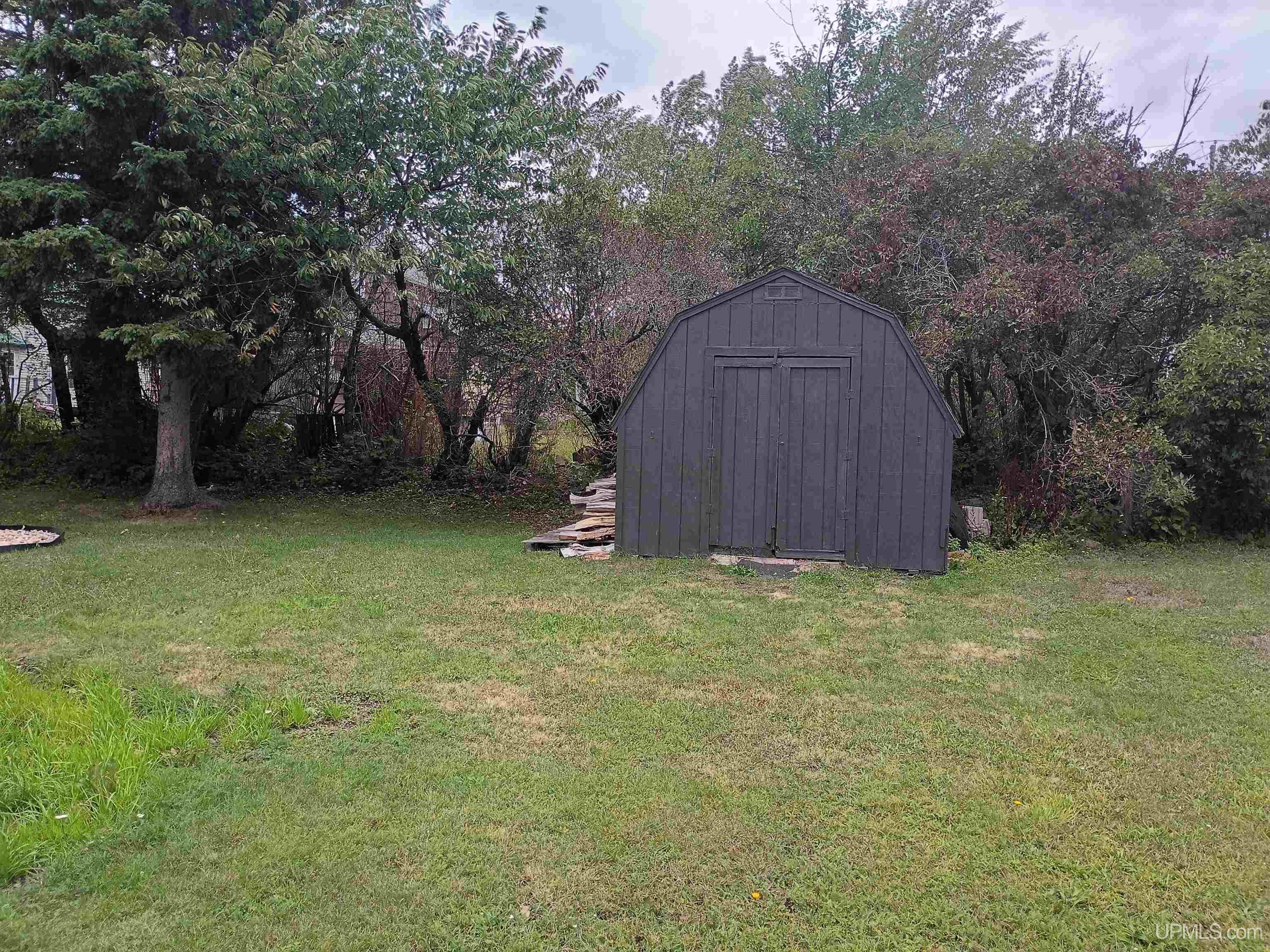 Photo 3 of Single family home for sale at 25880 Elm Rd, Calumet, MI 49913 | MLS# 50221991 | Listing updated on 2026-09-16