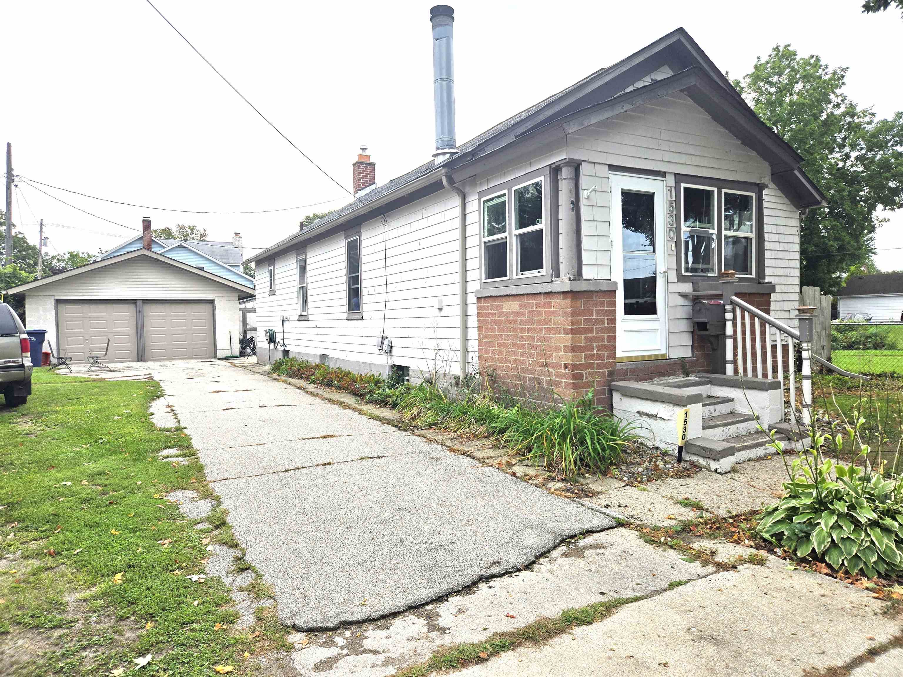 Photo 3 of Single family home for sale at 1530 Elizabeth St, Bay City, MI 48708 | MLS# 50221992 | Listing updated on 2026-09-16