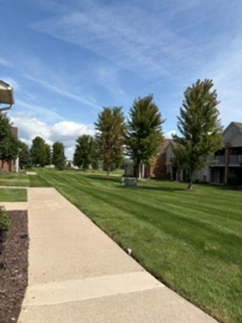 Photo 3 of Condo for sale at 52268 Naugatuck Dr, Macomb, MI 48042 | MLS# 58050221996 | Listing updated on 2026-09-19