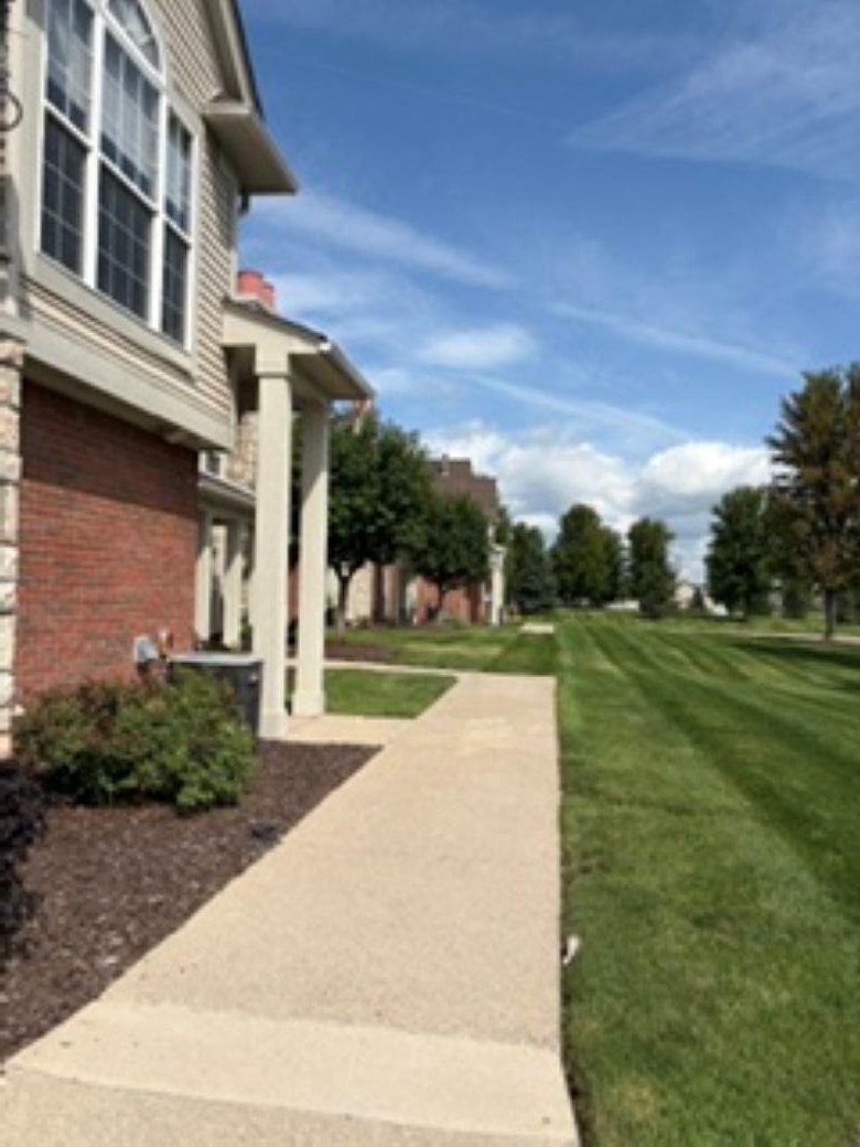 Photo 3 of Condo for sale at 52268 Naugatuck Dr, Macomb, MI 48042 | MLS# 58050221996 | Listing updated on 2026-09-19