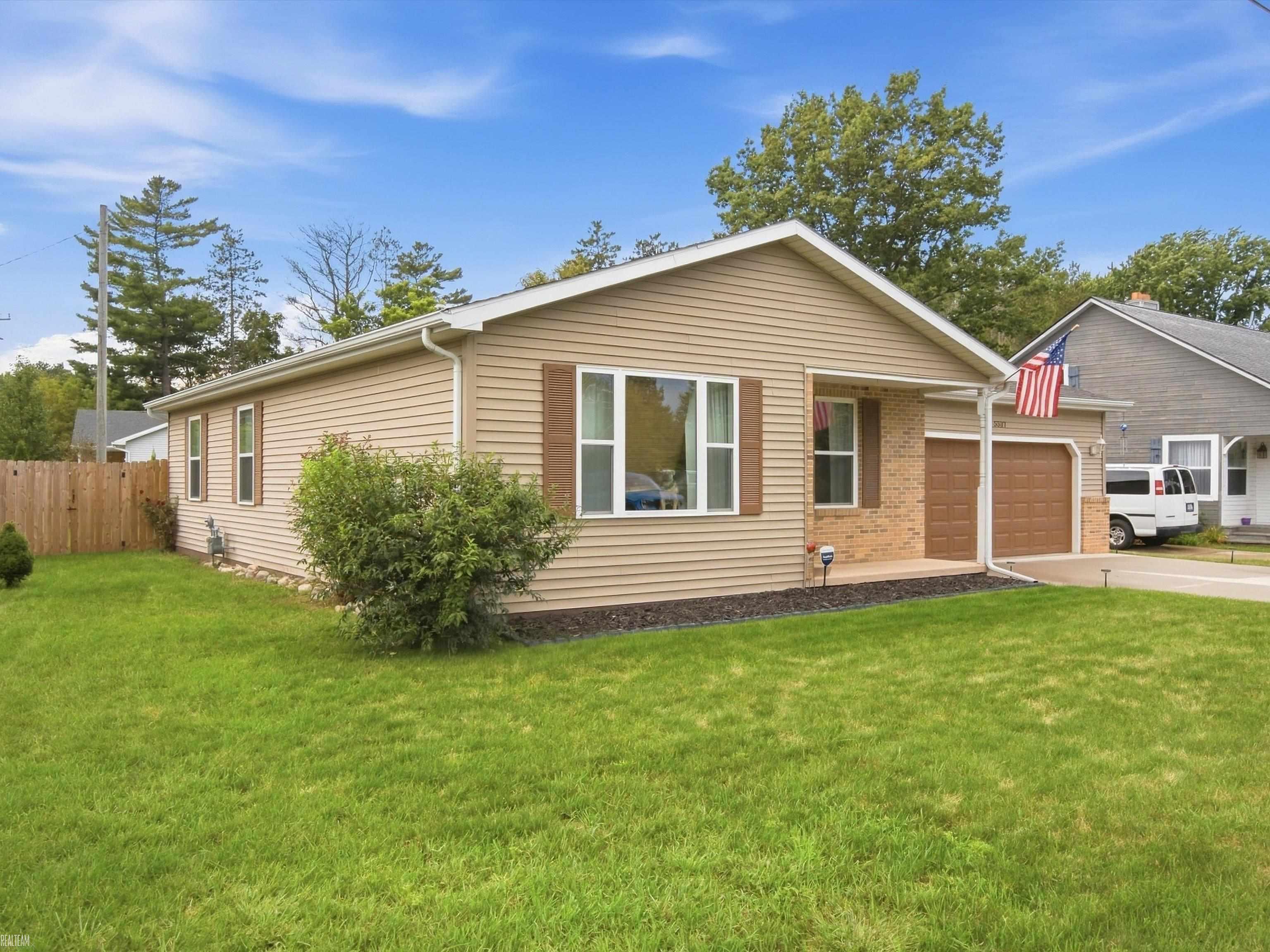 Photo 2 of Single family home for sale at 5507 Lakeshore Rd, Fort Gratiot, MI 48059 | MLS# 58050222003 | Listing updated on 2026-09-16