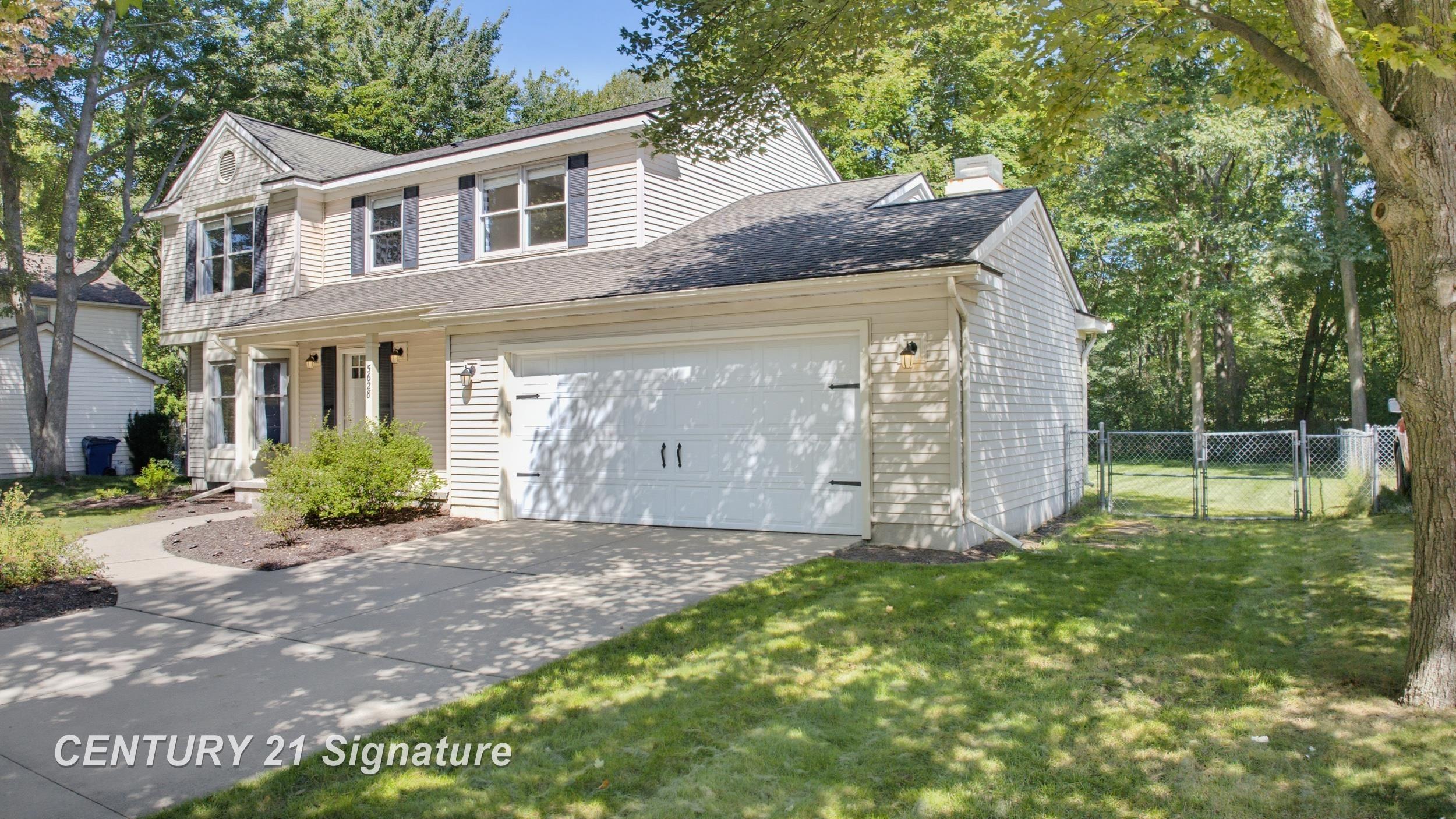 Photo 4 of Single family home for sale at 5628 Bloomfield Dr, Midland, MI 48642 | MLS# 61050222004 | Listing updated on 2026-09-17